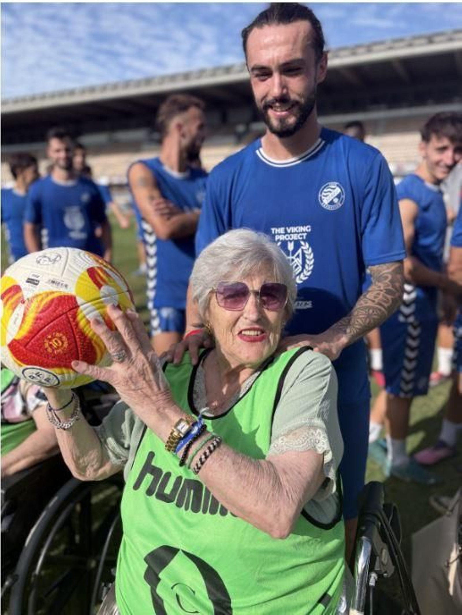 Los mayores de San Juan Grande comparten una sesión de entrenamiento con el Xerez DFC