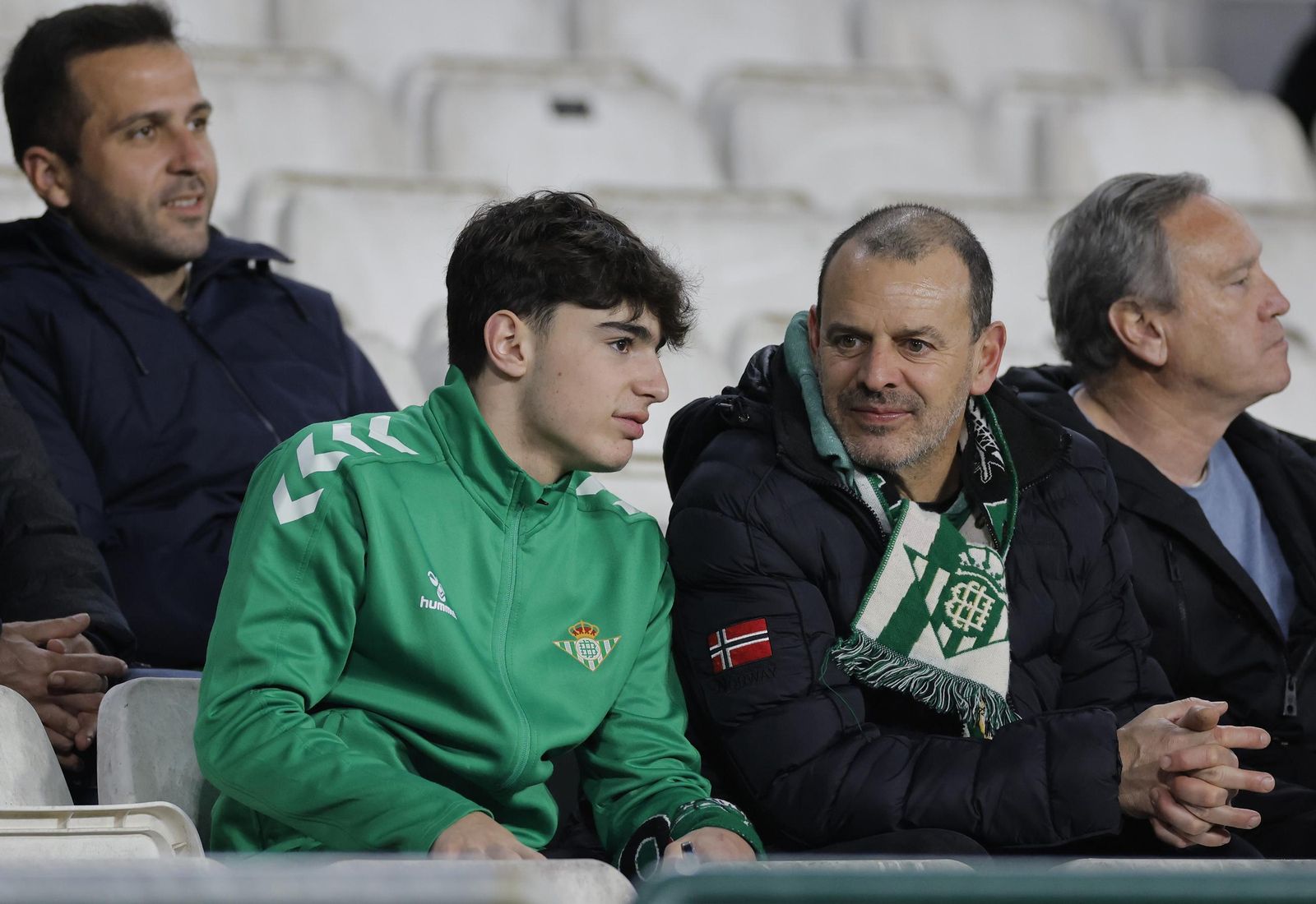 Búscate en las fotos del Betis - Real Sociedad
