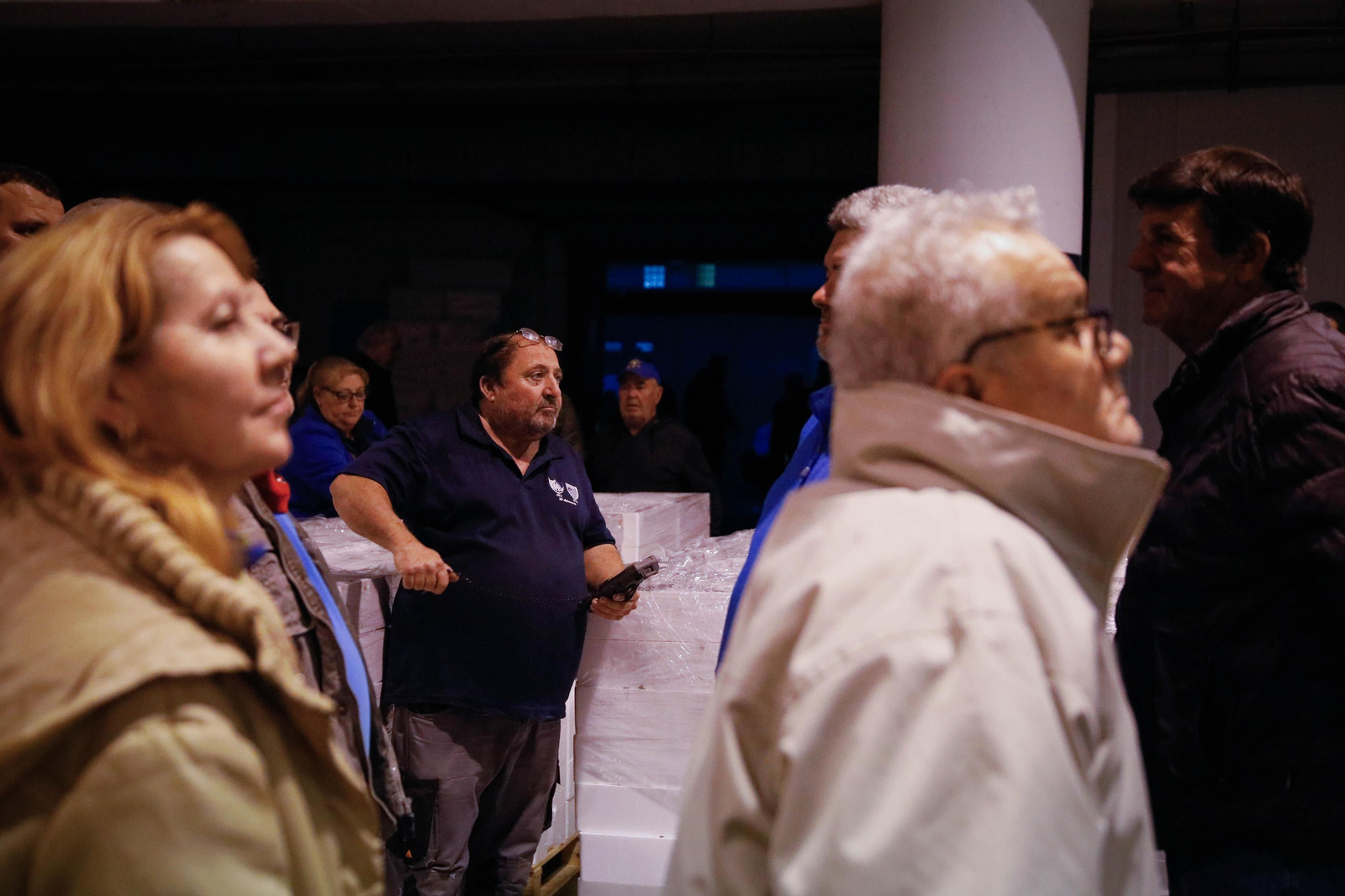 Te contamos en imágenes como ha sido la descarga de las traiñas en la lonja de Almería