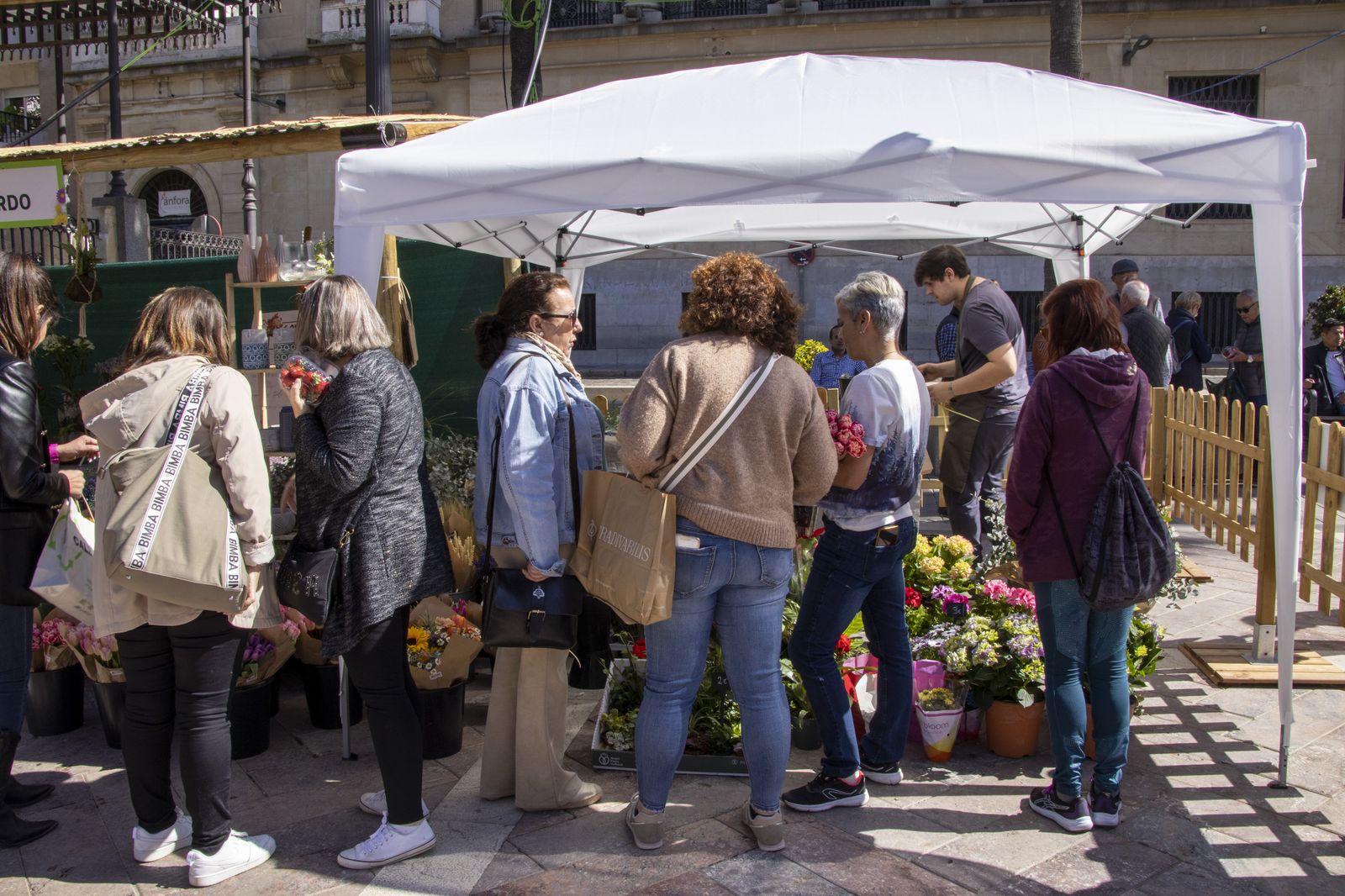 Las mejores imágenes de la Muestra de Primavera en Plaza de las Monjas, Huelva