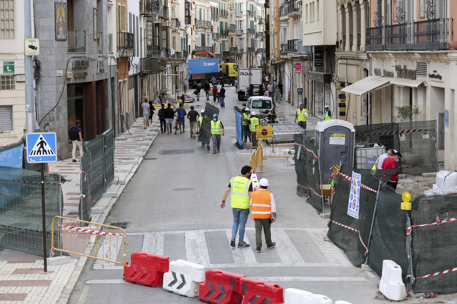 La calle Carretería de Málaga ya está en obras, en fotos