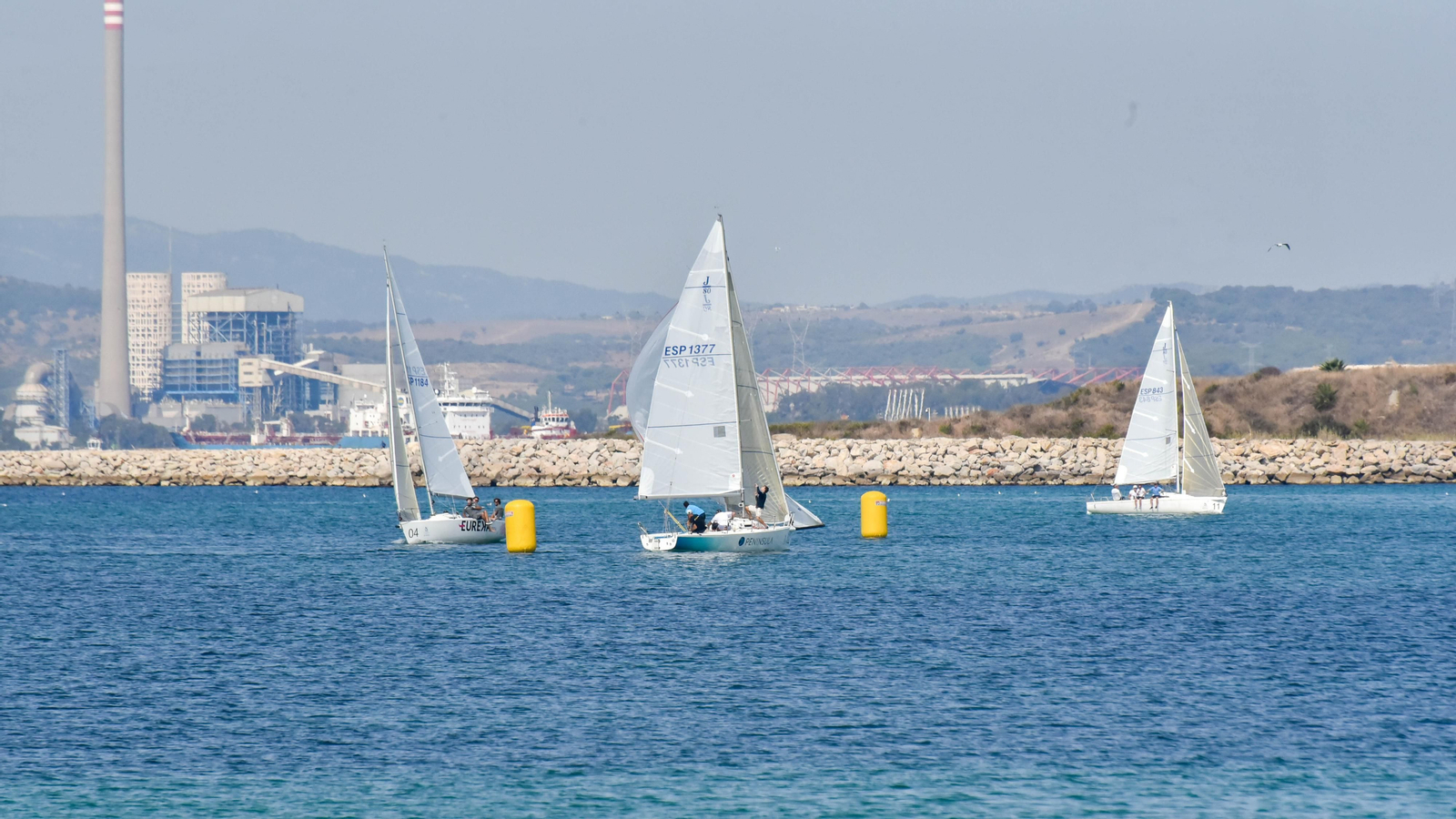 Las fotosde la segunda jornada del Campeonato de Andalucía de vela J/80 en La Línea