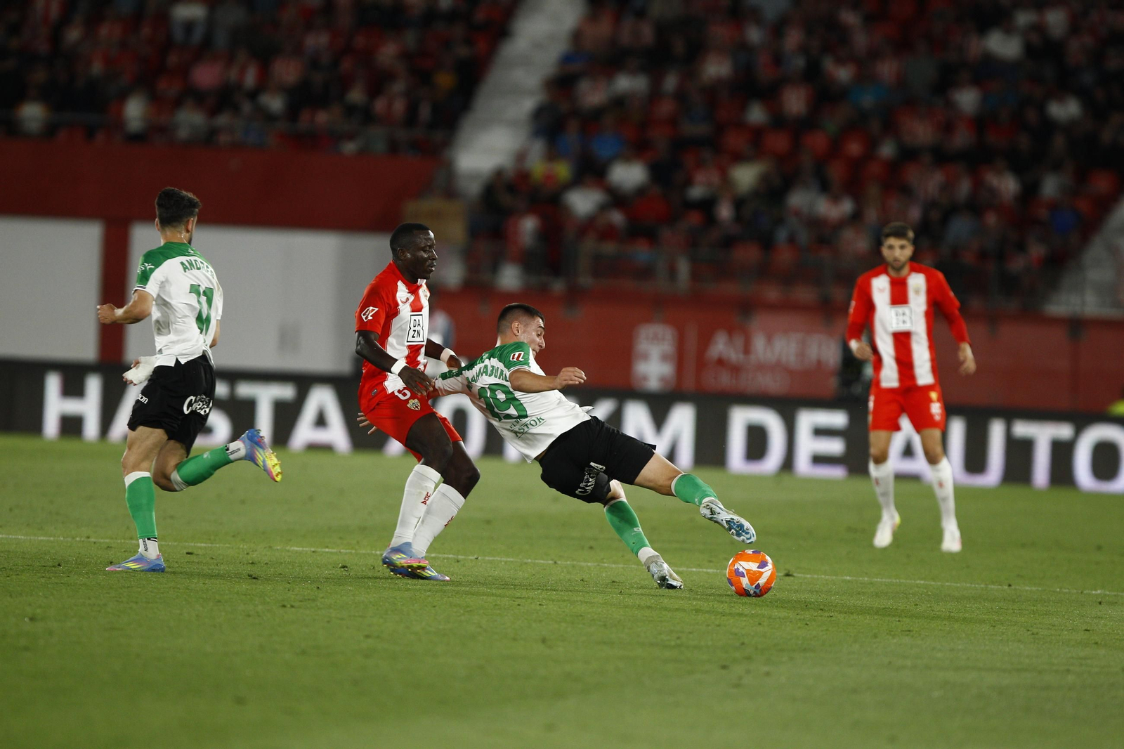 U.D. Almería-Racing de Santander, en imágenes
