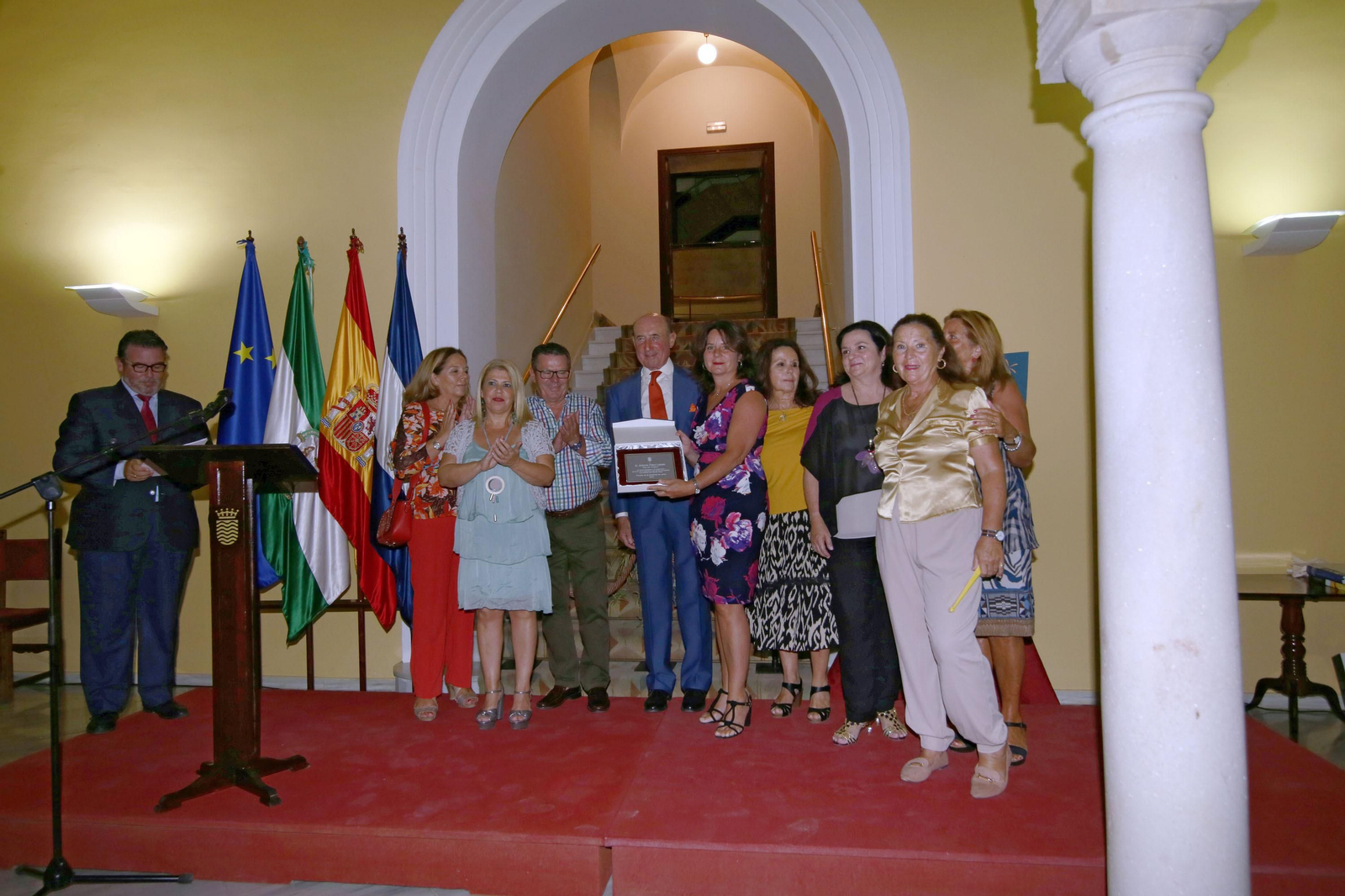 Imágenes de la pisa de la uva en la Catedral
