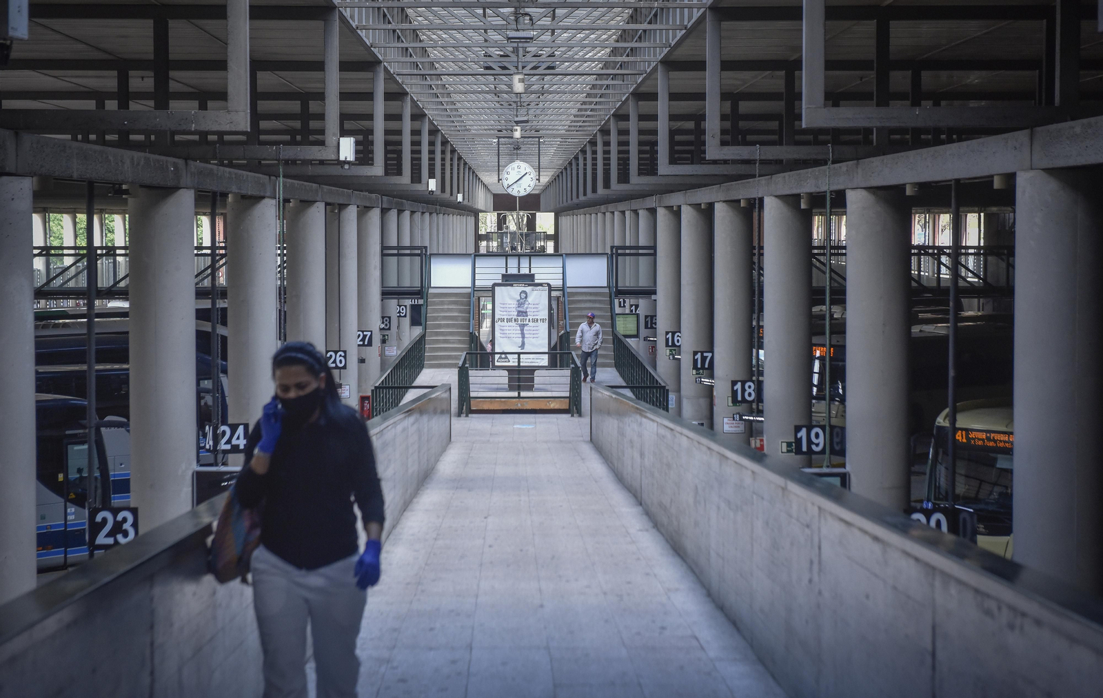La resistencia en las calles de Sevilla por el estado de alarma: de Santa Justa a Plaza de Armas
