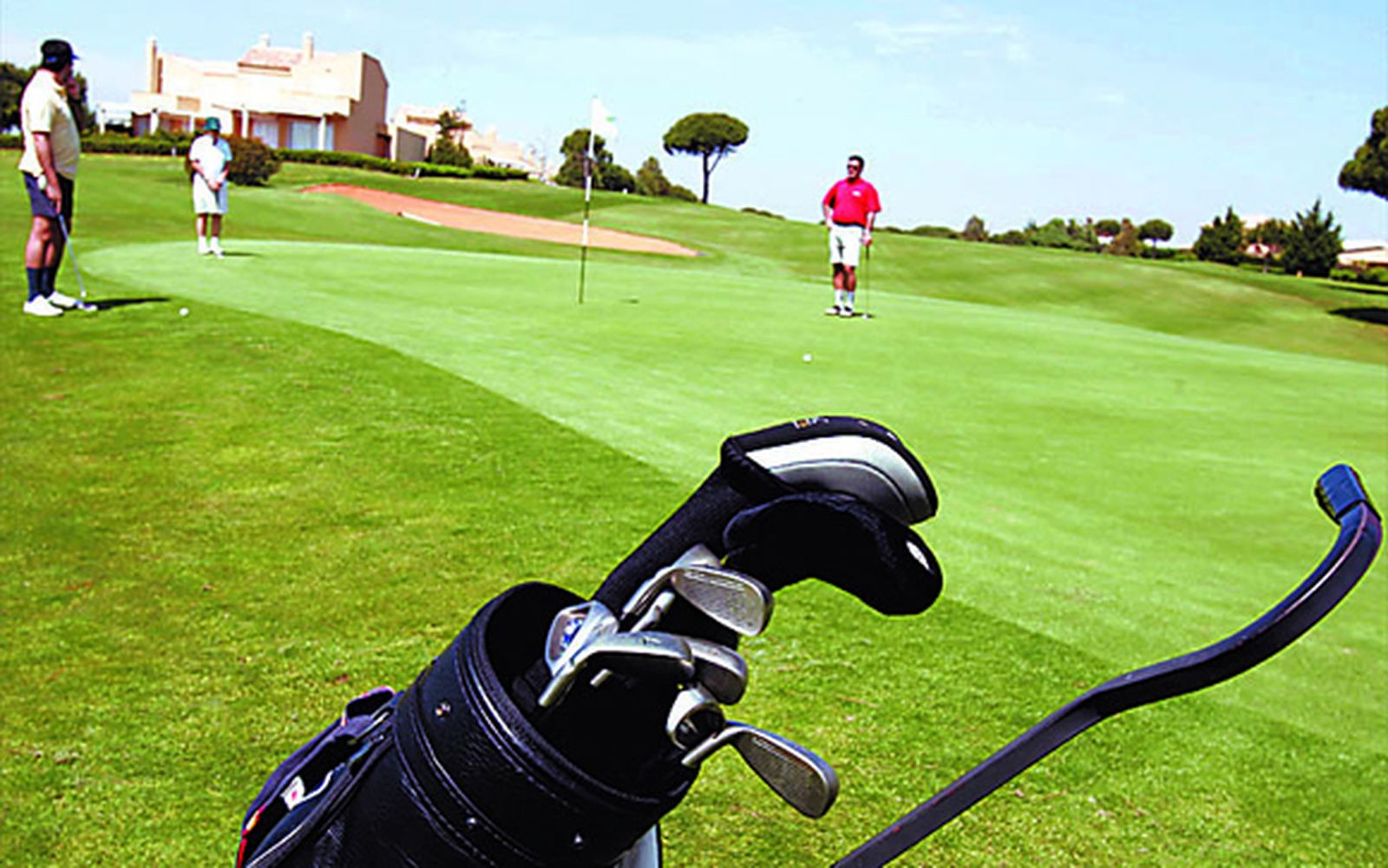 El club 'Novo Sancti Petri Golf' recibe el título de Real