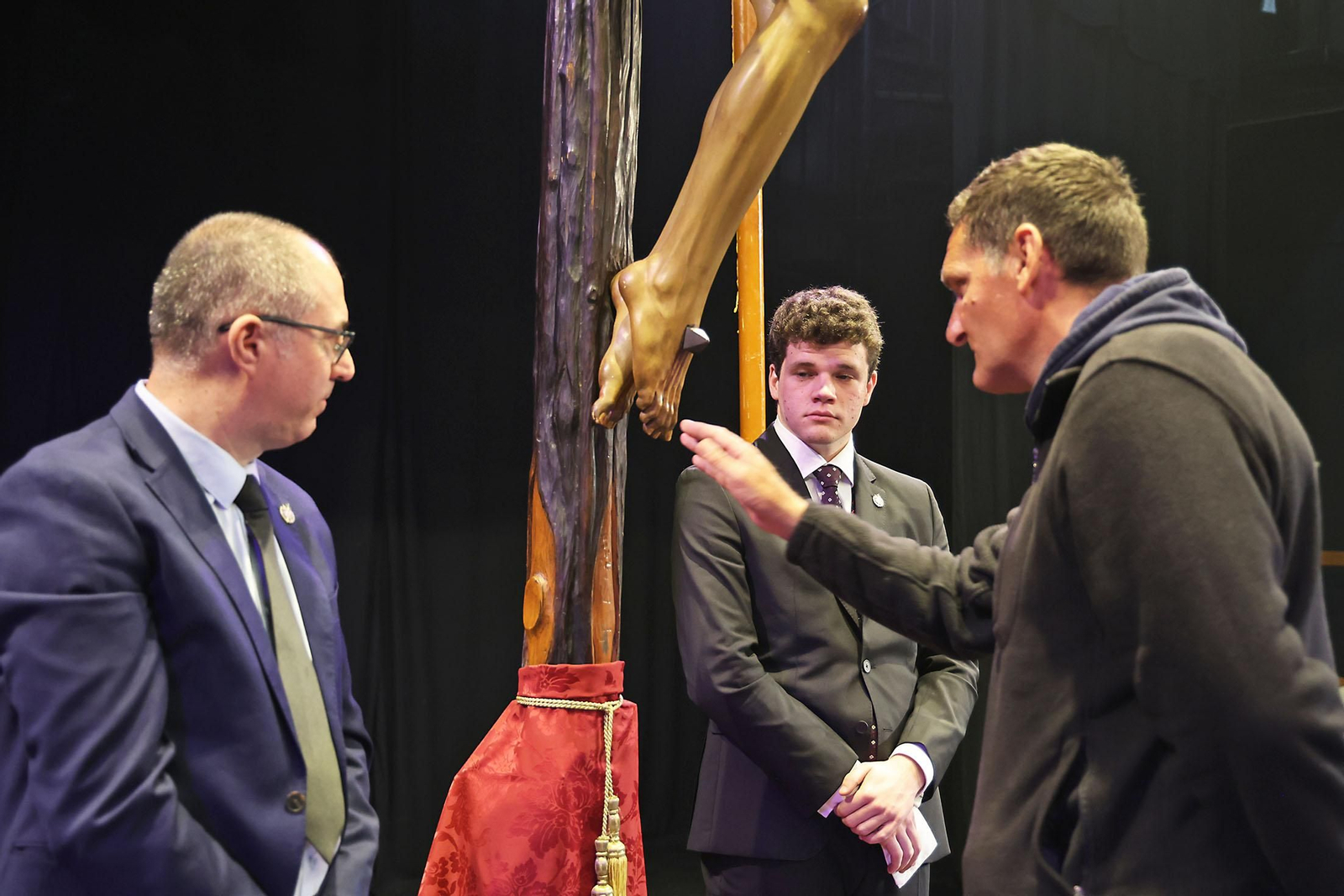 Las mejores imágenes del traslado del Cristo de la Pasión al Centro Penitenciario de Huelva