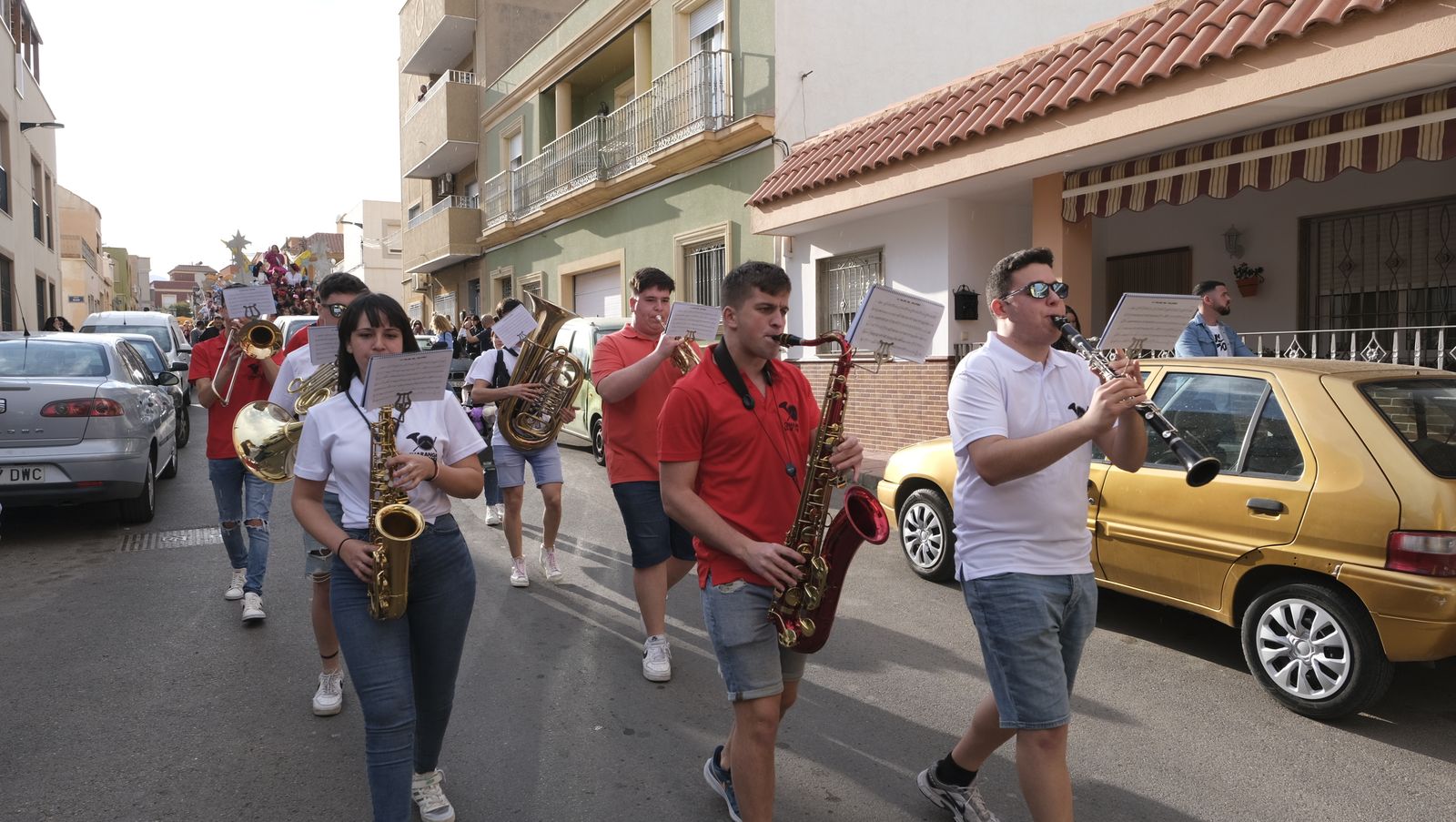 Imágenes de las carrozas de la Fiestas de San José de Benahadux