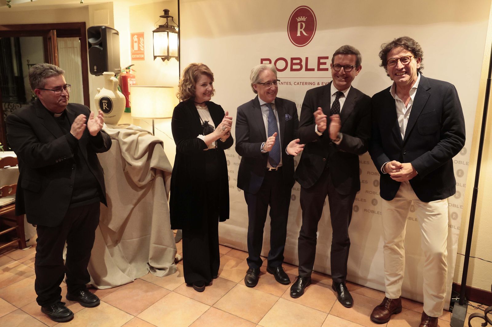 Entrega del cántaro de honor al actor Antonio Garrido