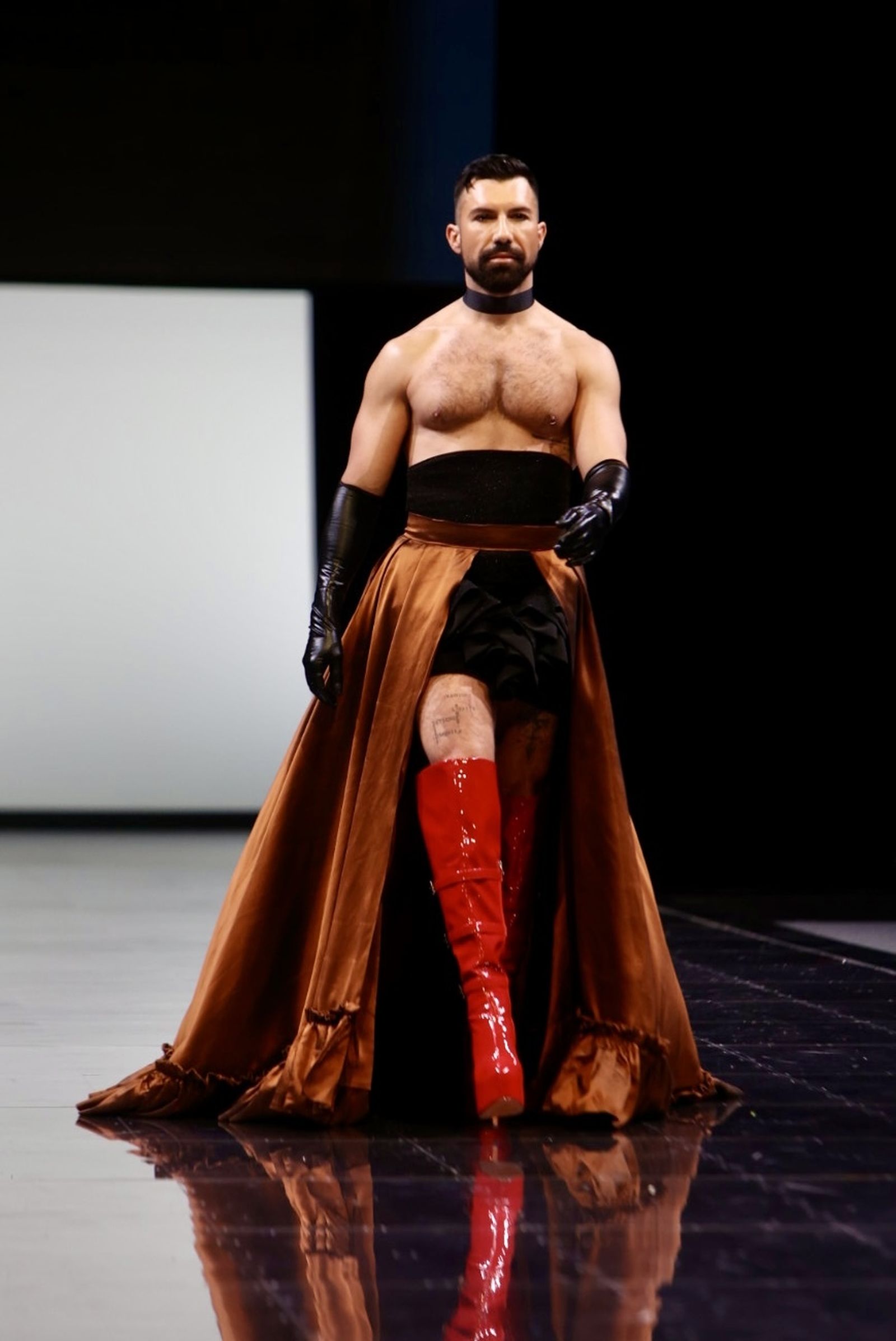 Desfile de Guillermo Peralta en SIMOF, todas las fotos