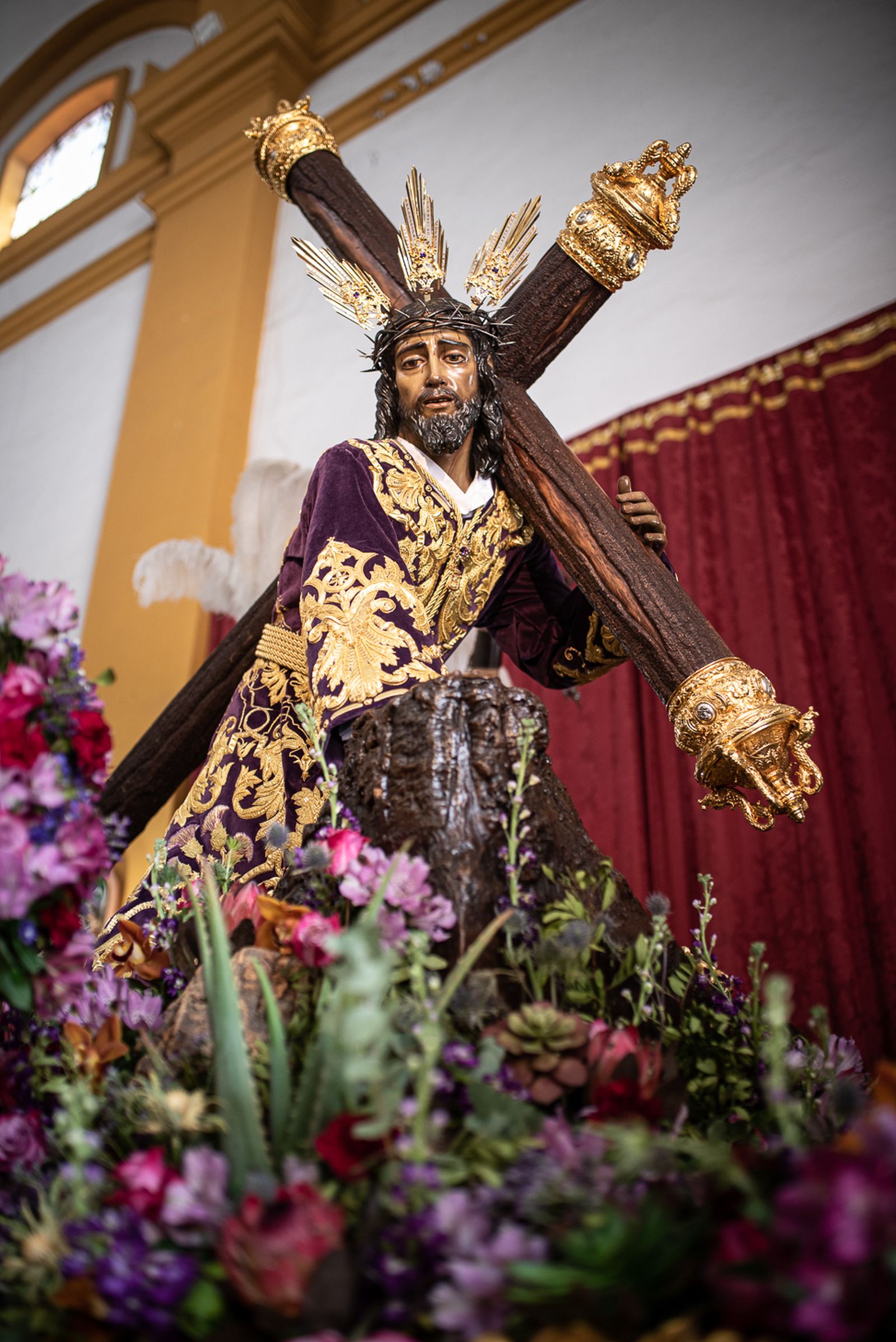 Imágenes del ambiente cofrade en la Iglesia del Sagrado Corazón de Jesús
