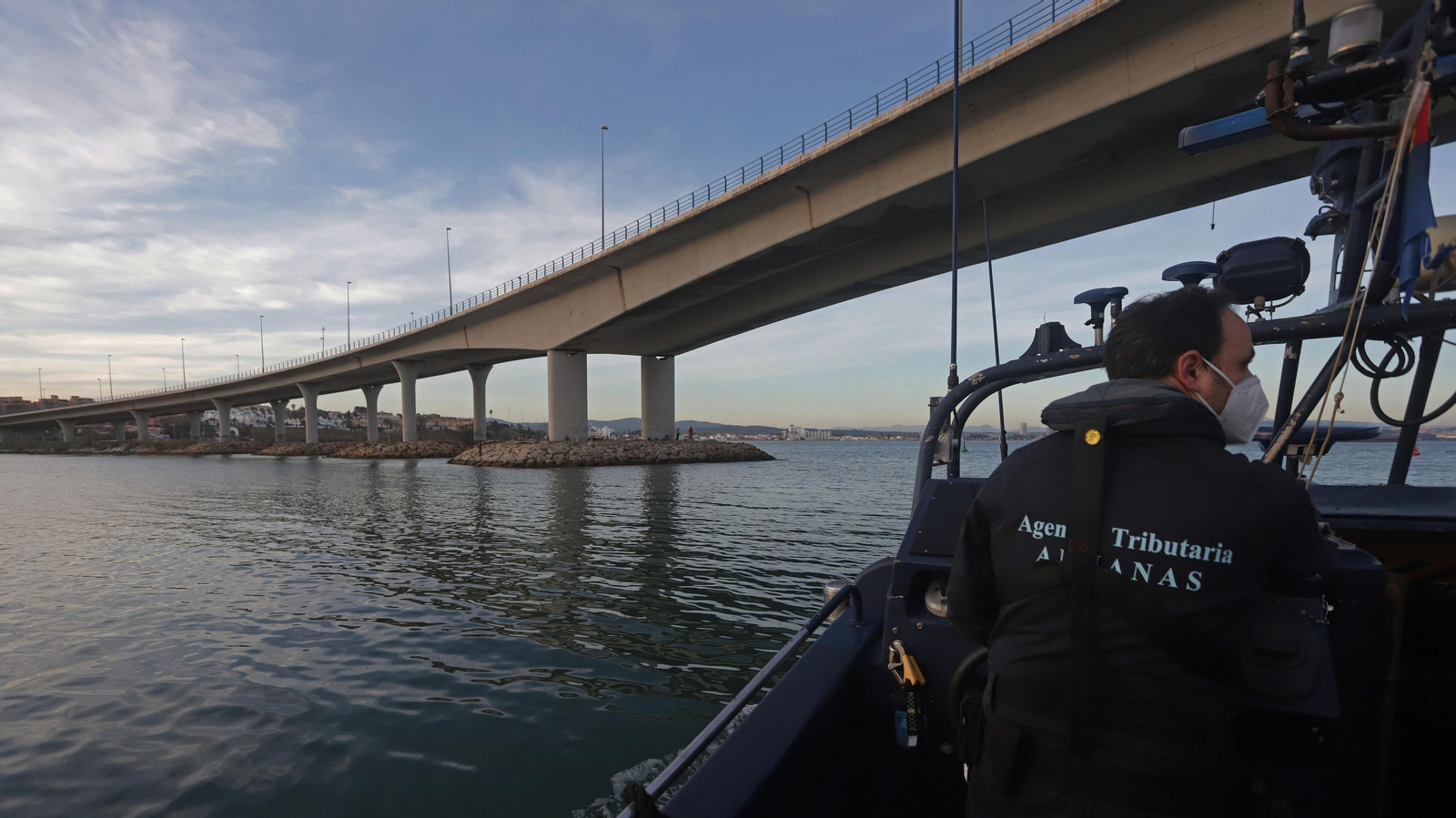 Patrulla en el Águila 2 de Vigilancia Aduanera