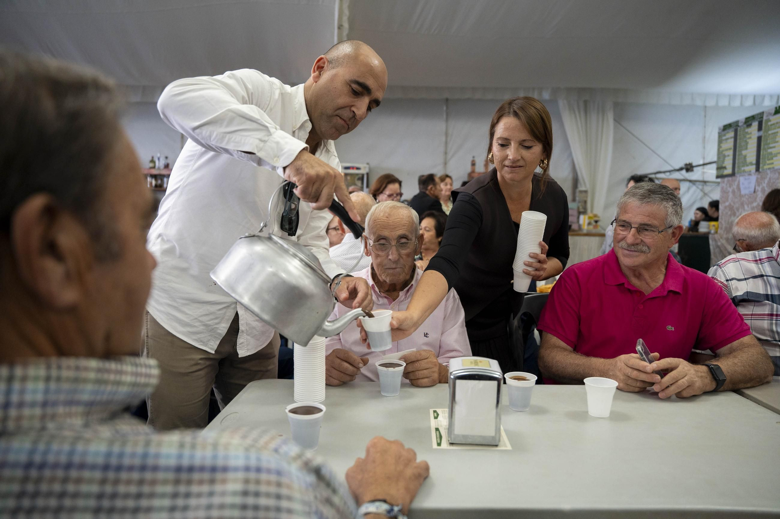 Las mejores imágenes de los churros con chocolate en la Feria de Albox