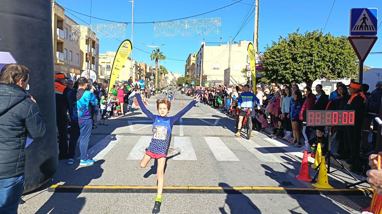 La San Silvestre albojense recoge 700 kilogramos de alimentos destinados a Cáritas