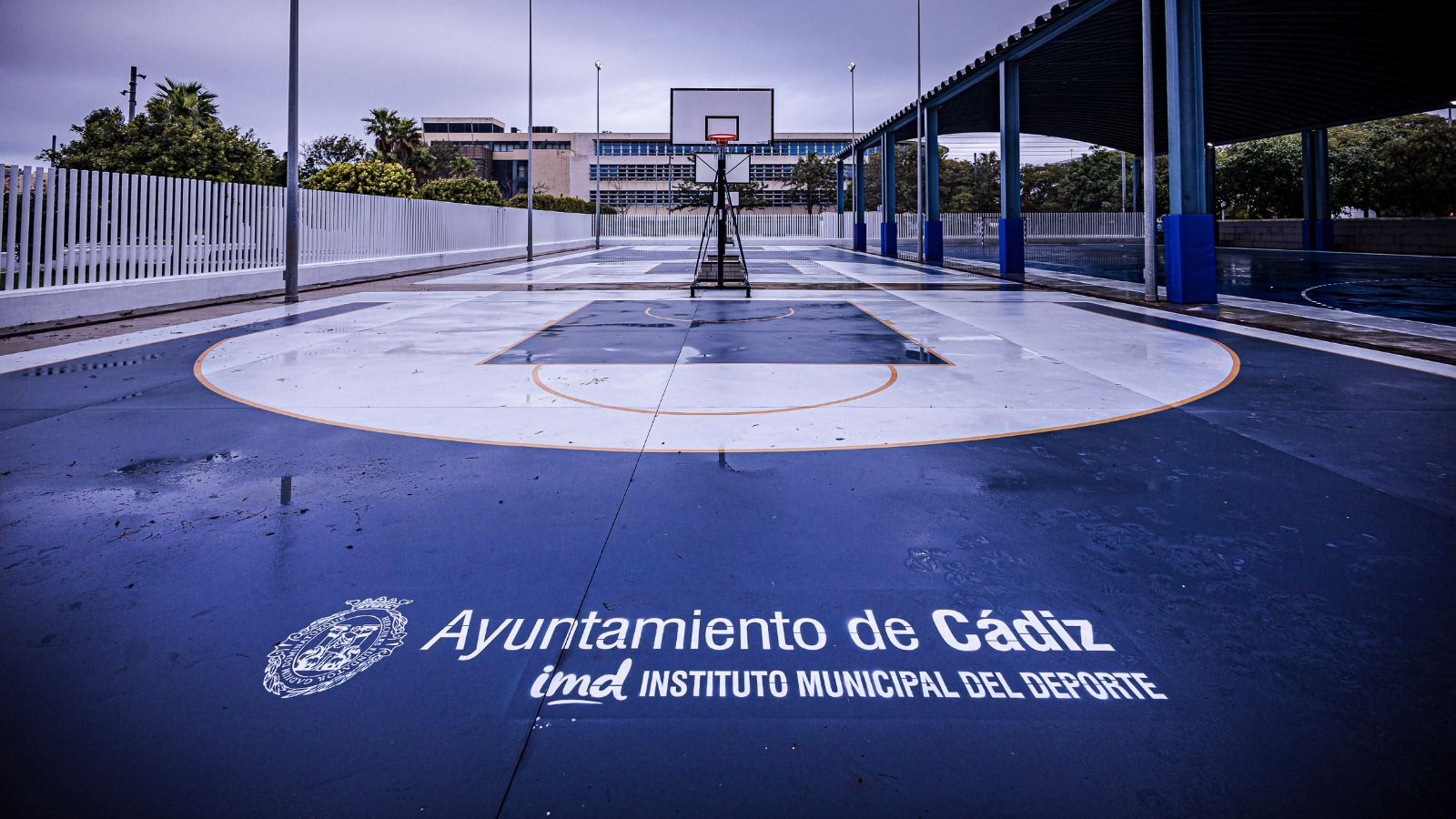 Las pistas de 'street basket' 3x3 y 5x5 que sustituyen a la cancha de baloncesto.