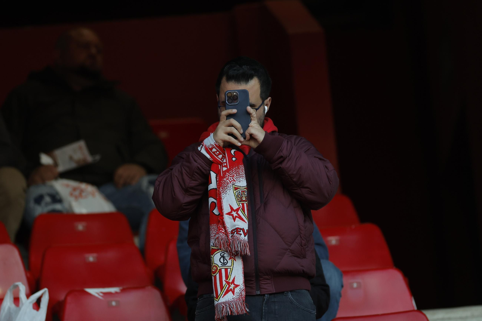 Búscate en las fotos del Sevilla - Español