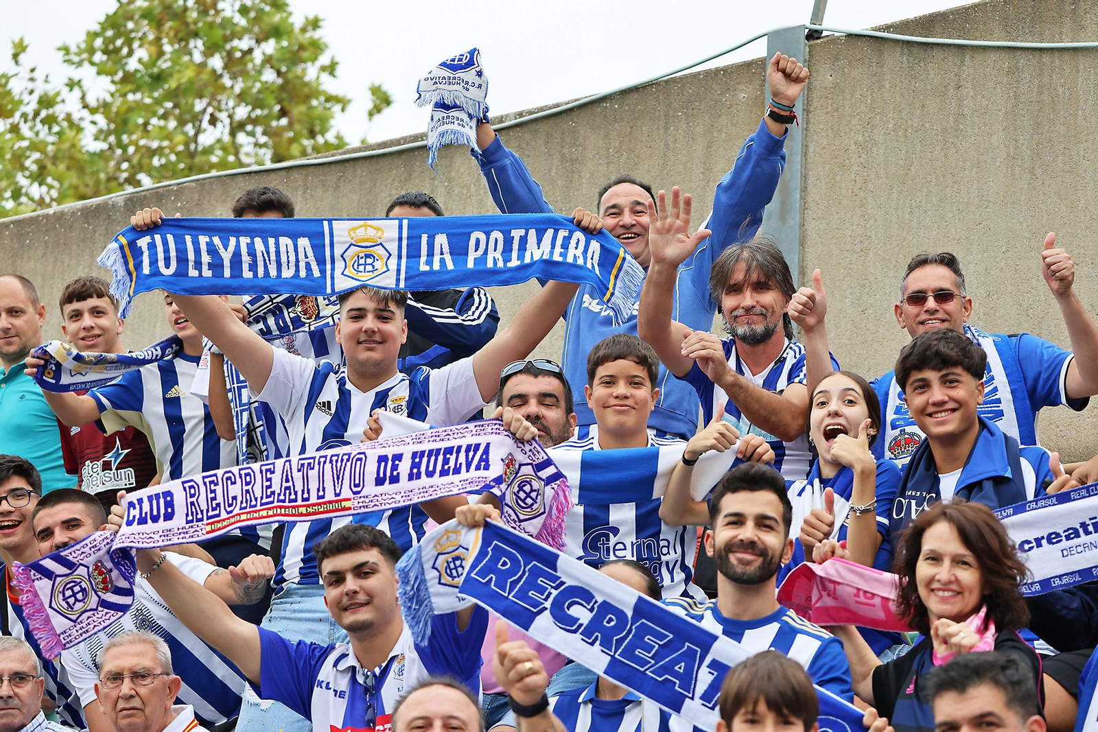 Búscate en las gradas del Betis Deportivo-Recreativo de Huelva
