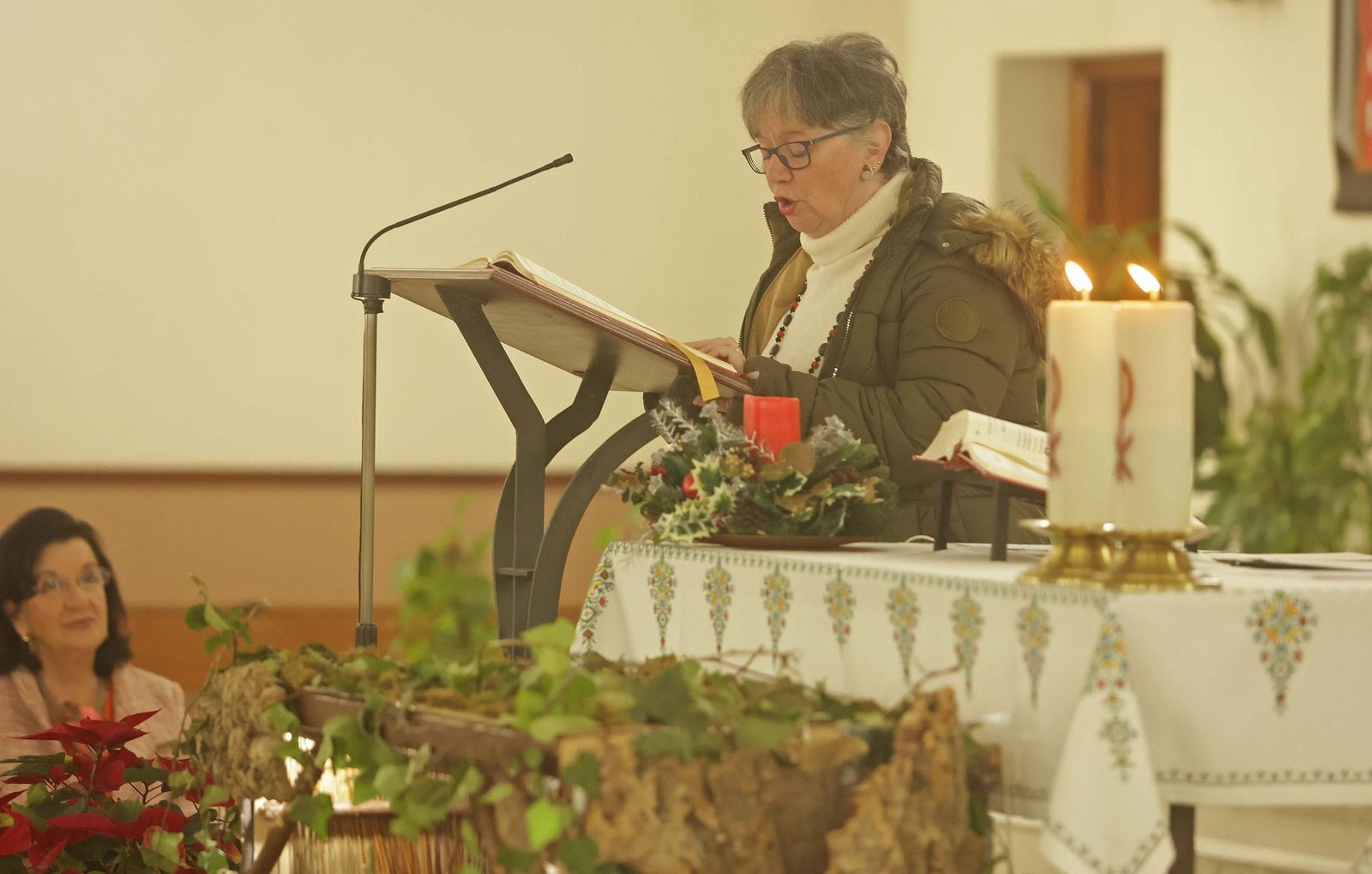 Fotos de la misa conmemorativa de los 50 años de dedicación del padre Pedro a la parroquia y al barrio de La Piñera