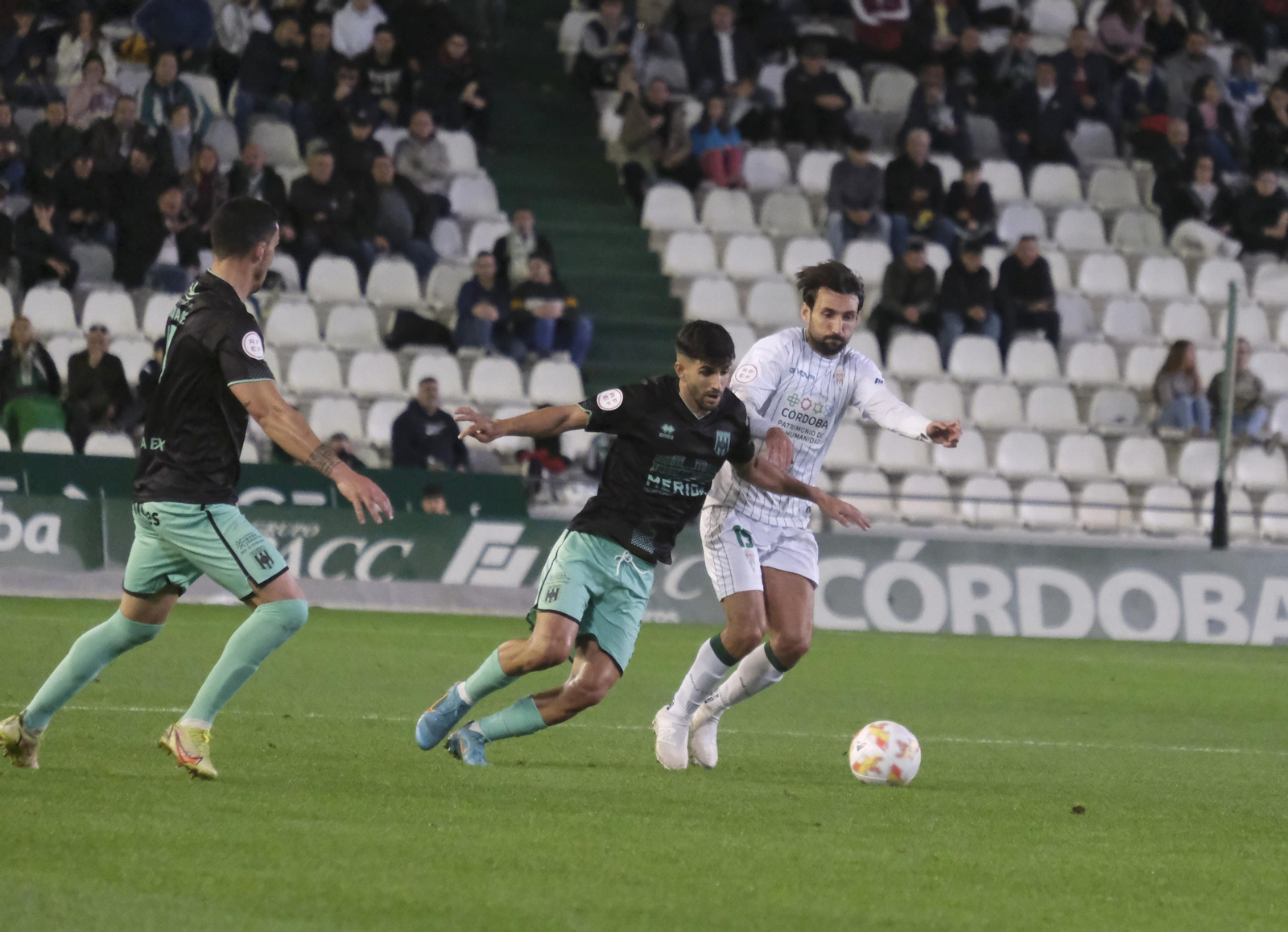 Un revés doloroso: las imágenes de la derrota del Córdoba CF ante el Mérida