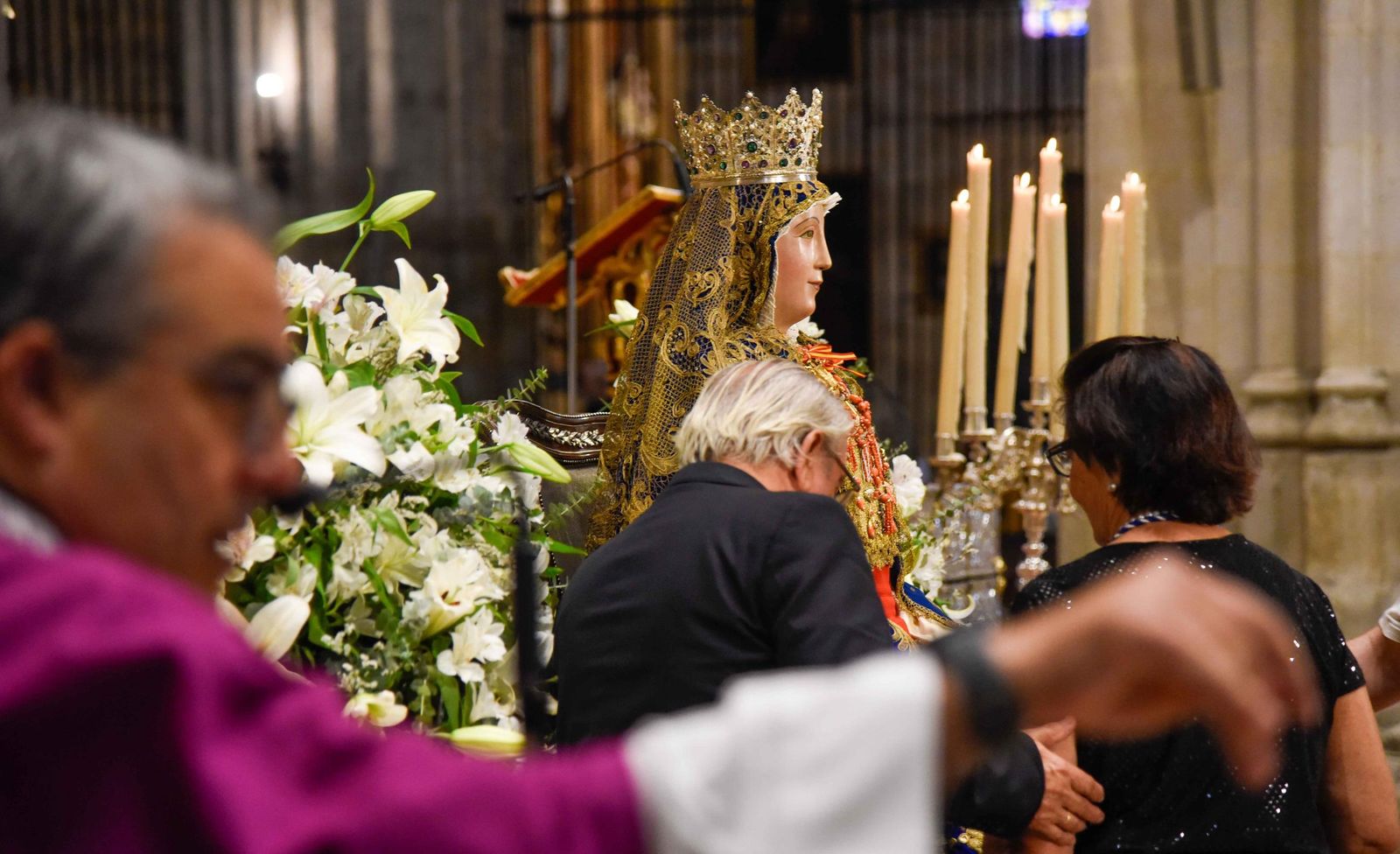 Besamanos de la Virgen de los Reyes