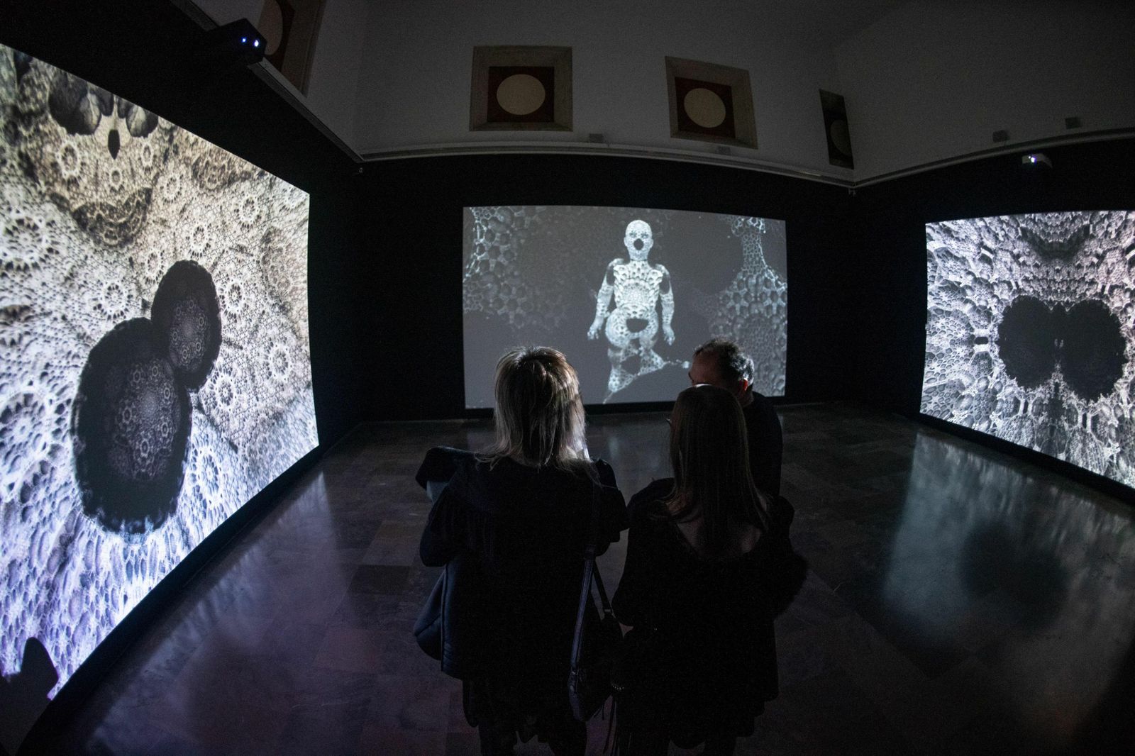 La Alhambra, monumento clave en el Día de los Museos, expone ahora la muestra 'La alhambra interpretada'.