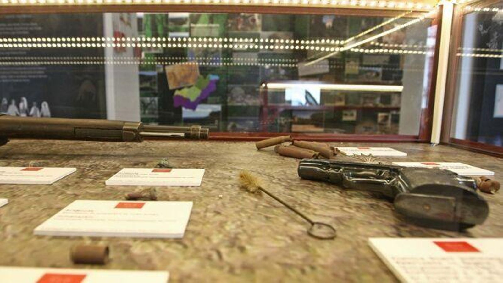 Uno de los expositores de la Casa de la Memoria La Sauceda de Jimena.