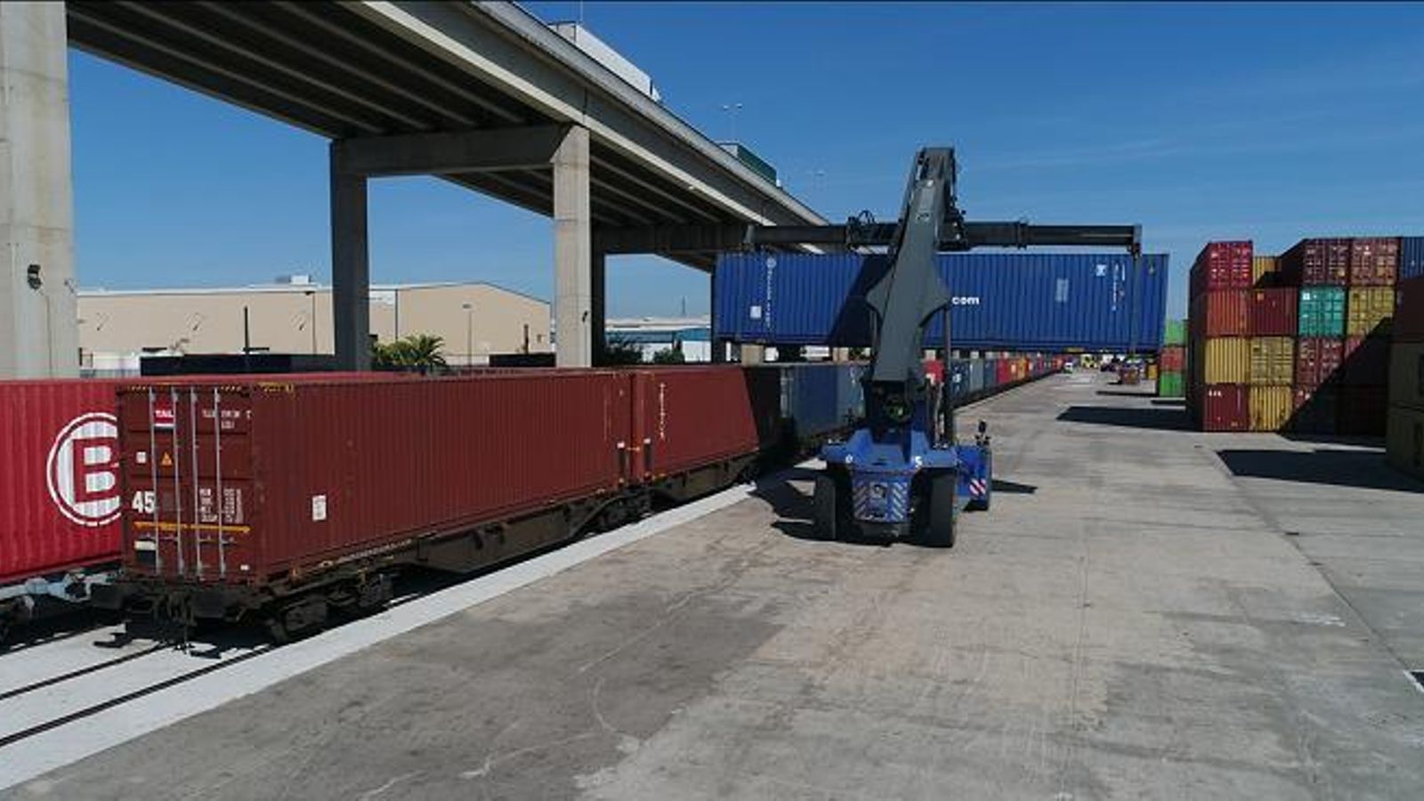El tren en el muelle del Batán.