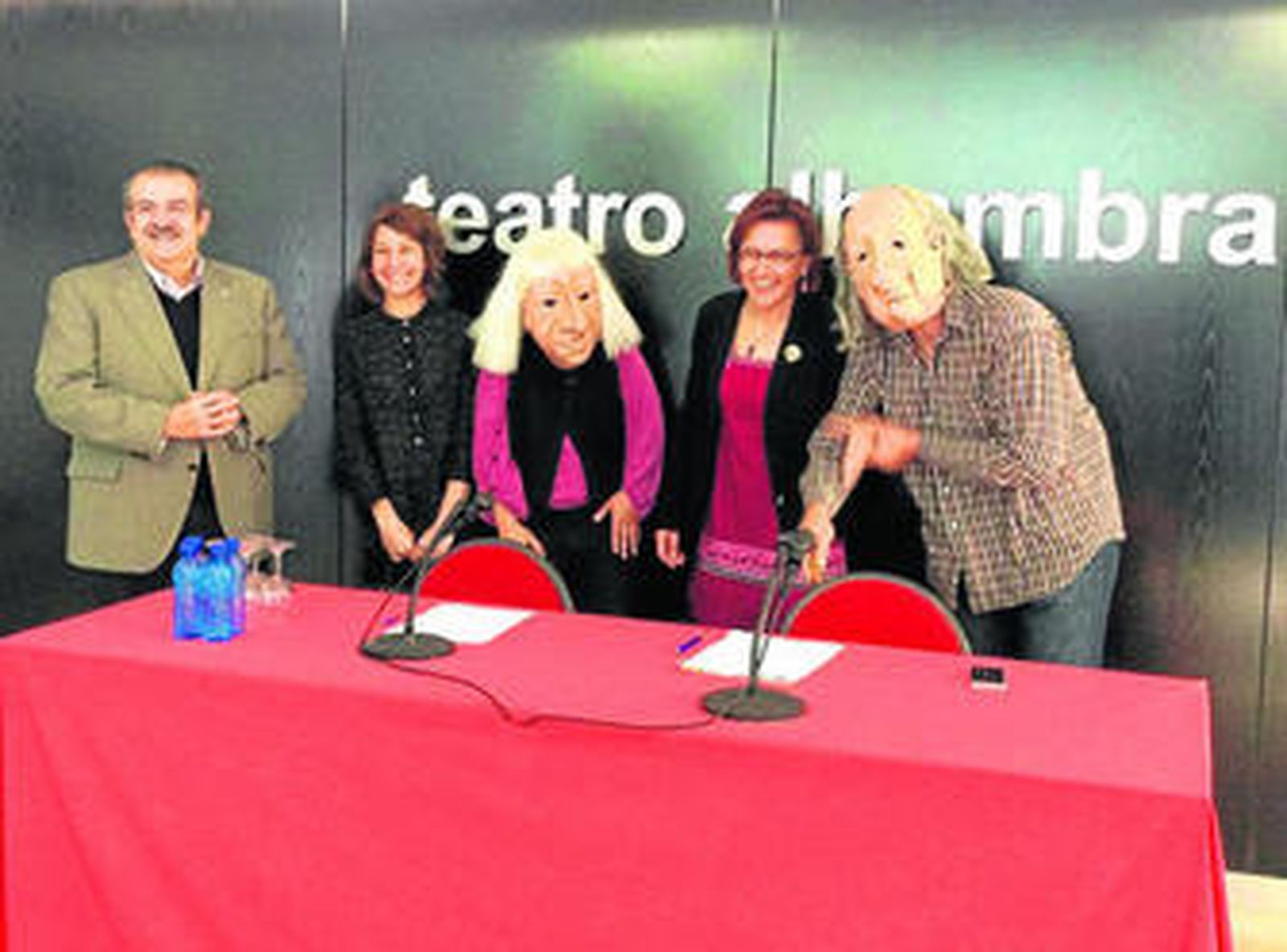 Presentación del ciclo, con dos de los personajes de la obra de Vagalume.
