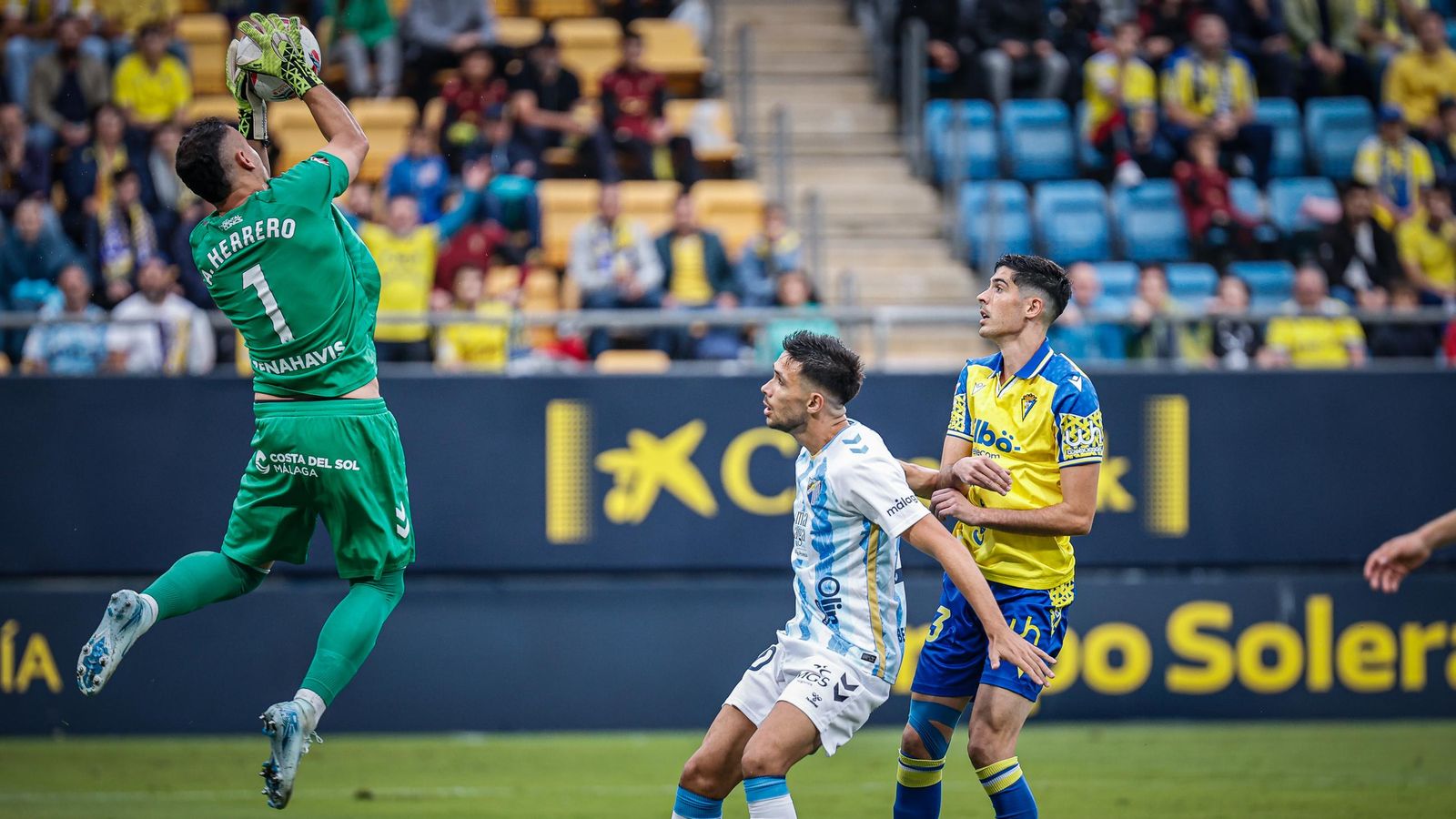 Búscate entre las imágenes del partido de futbol Cádiz CF - Málaga CF