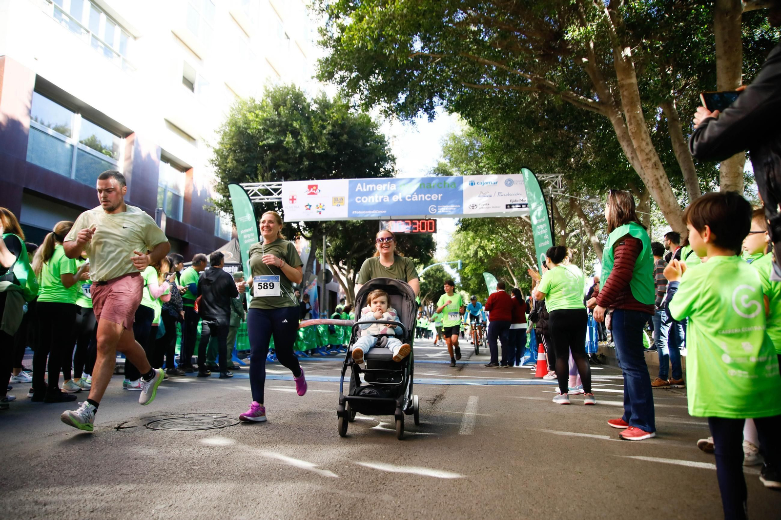 Imágenes de la Carrera contra el Cáncer de Almería