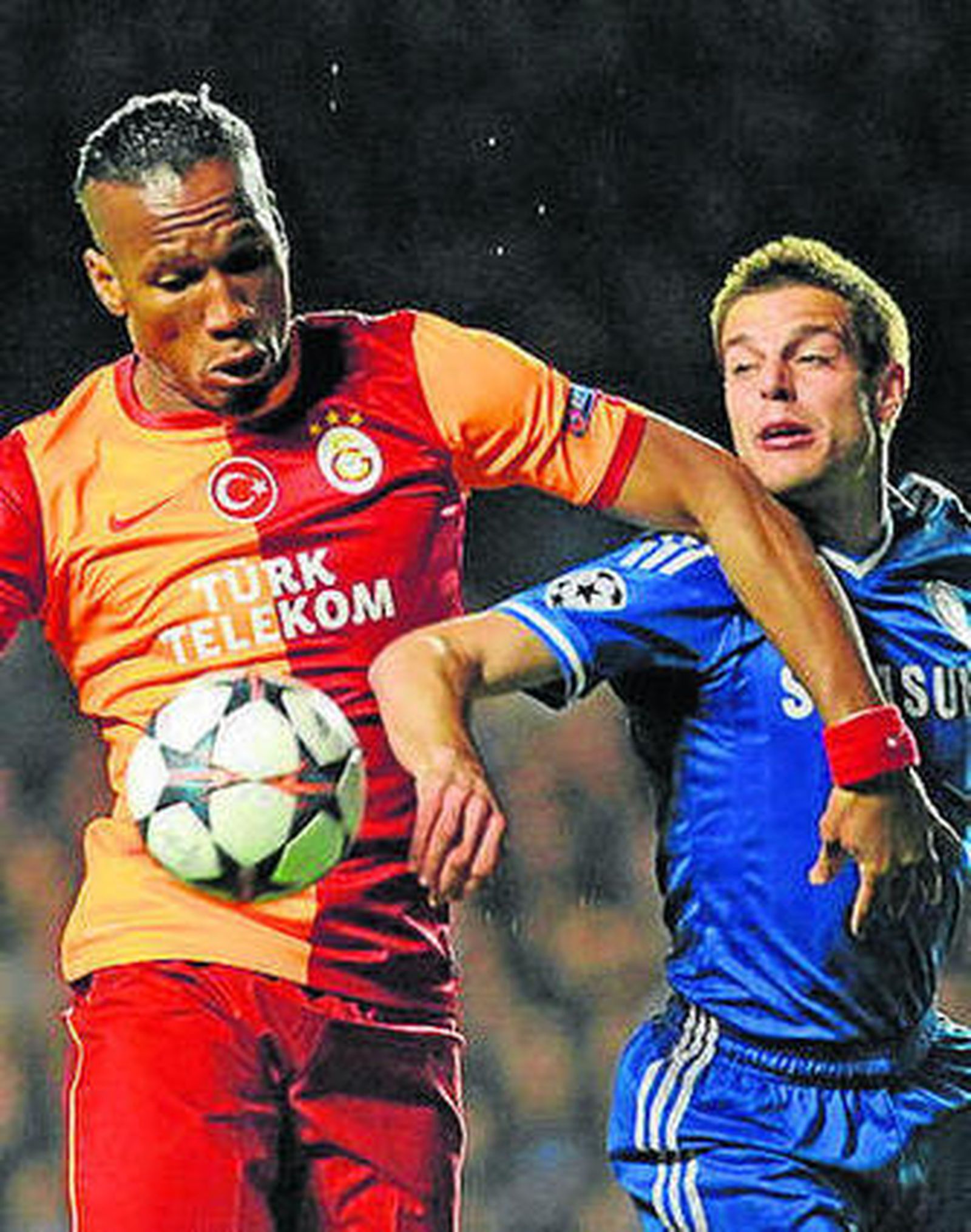 Drogba y Azpilicueta.