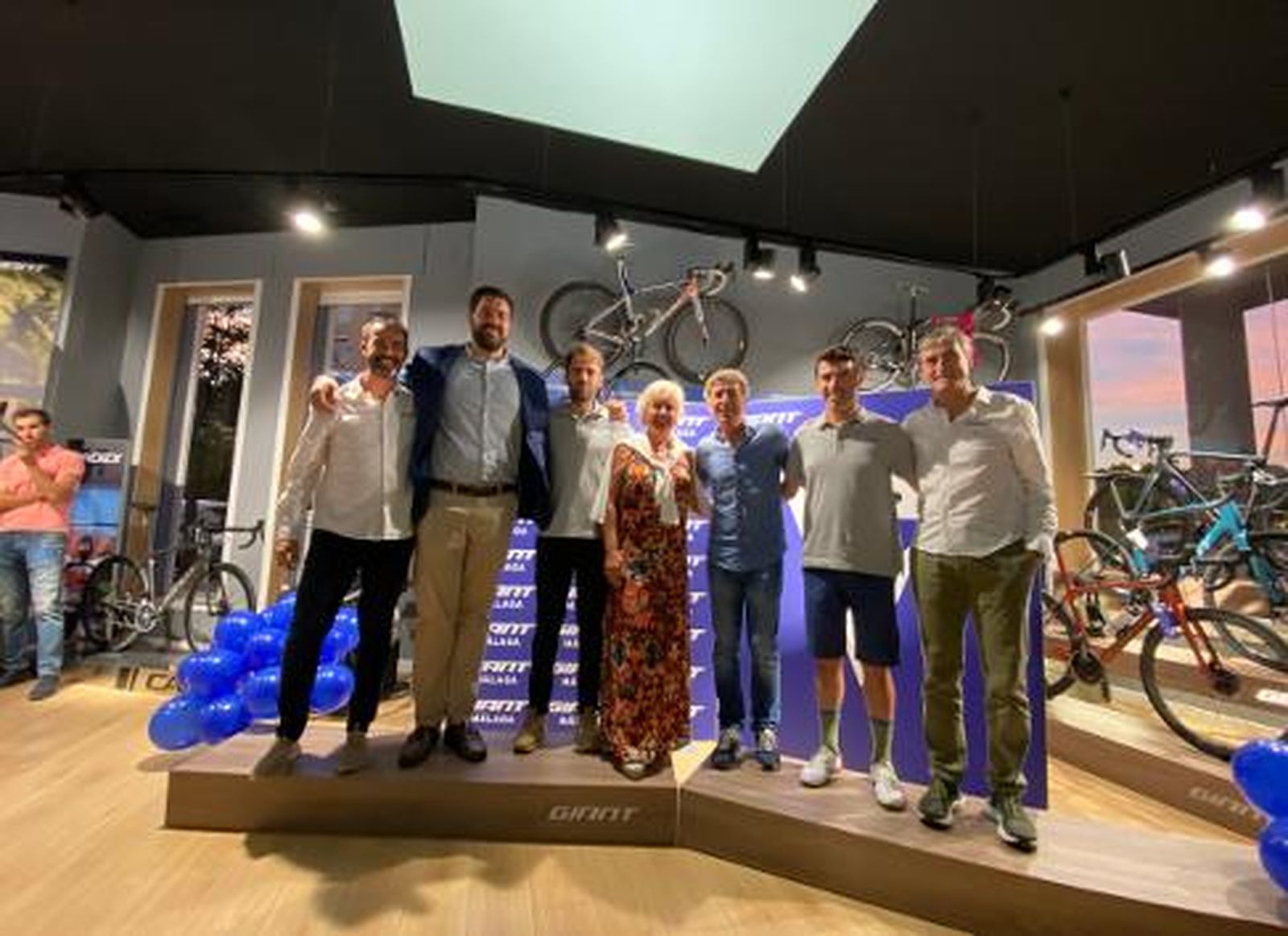 Inauguración de la primera tienda de Giant Store