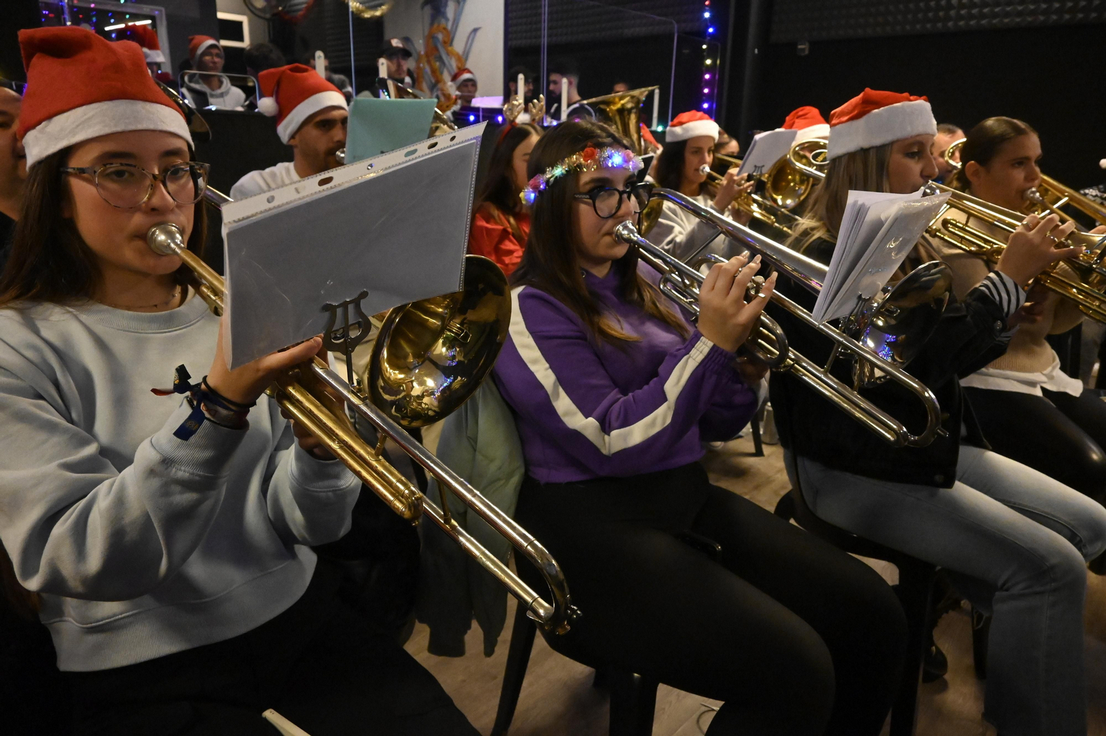 Ensayo preparatorio de la AM Santa Cruz para la cabalgata de Reyes Magos, en Imágenes