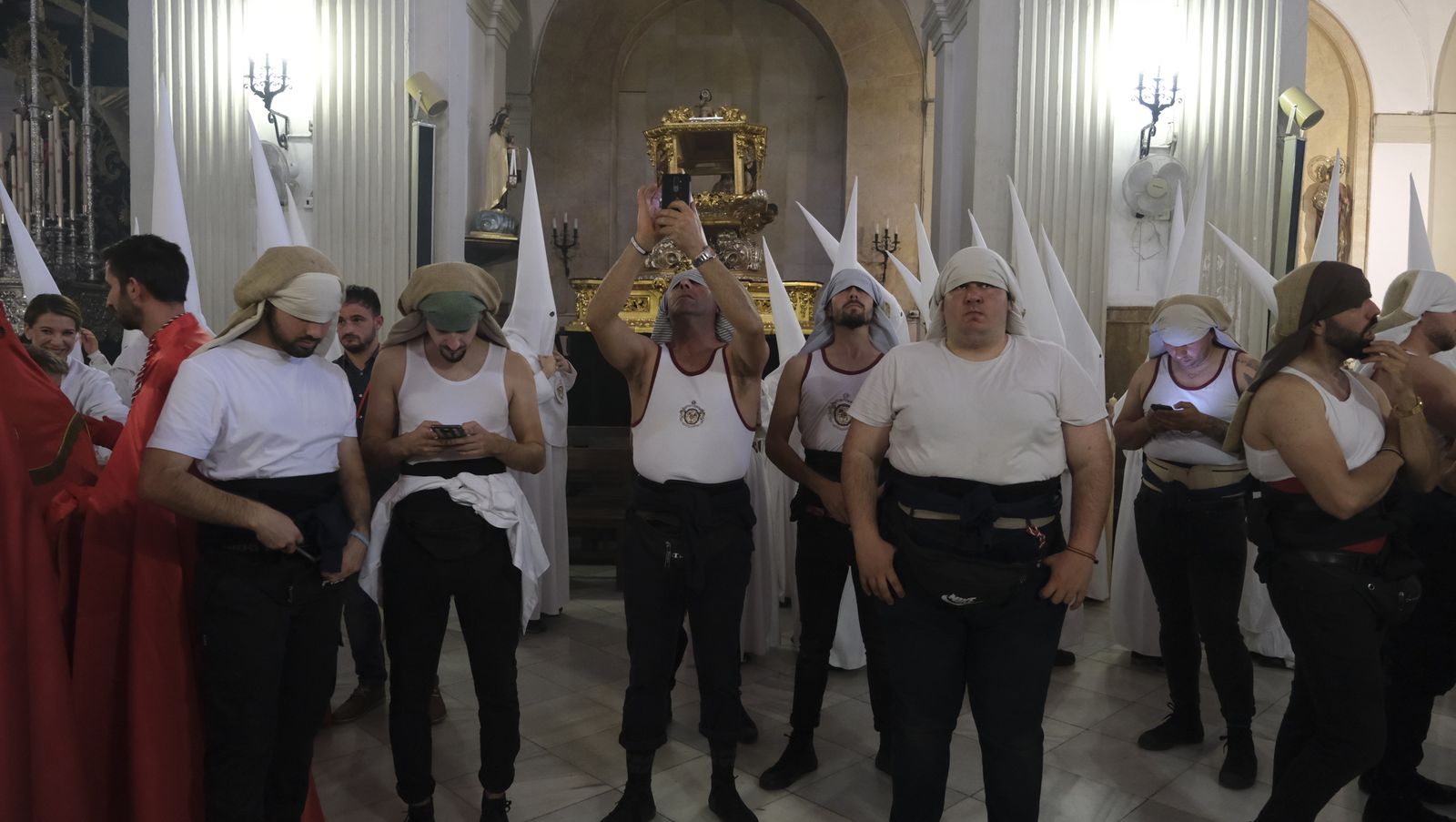 La procesión de la Santa Cena en Almería, en imágenes