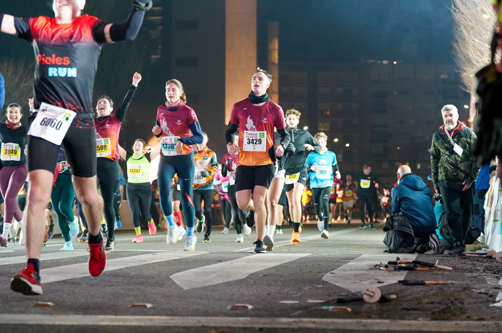 En imágenes: búscate en tu llegada a meta de la Carrera de San Antón 2026 (14)