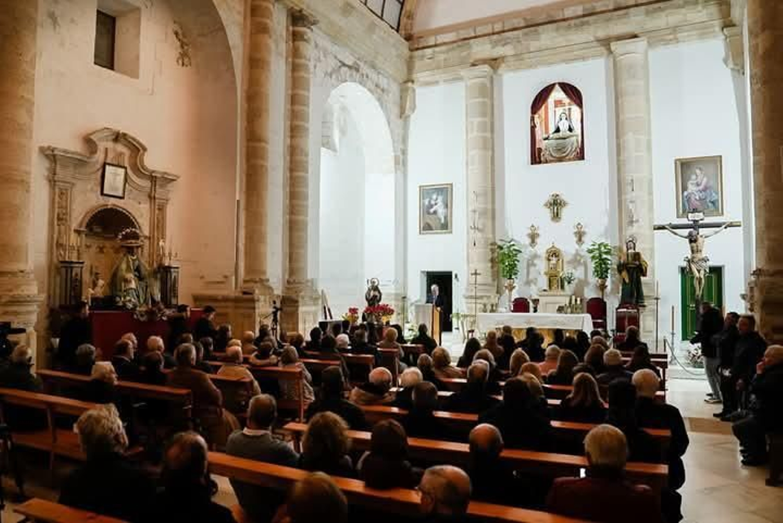 Pregón de Luis Columna a San Antón, en imágenes