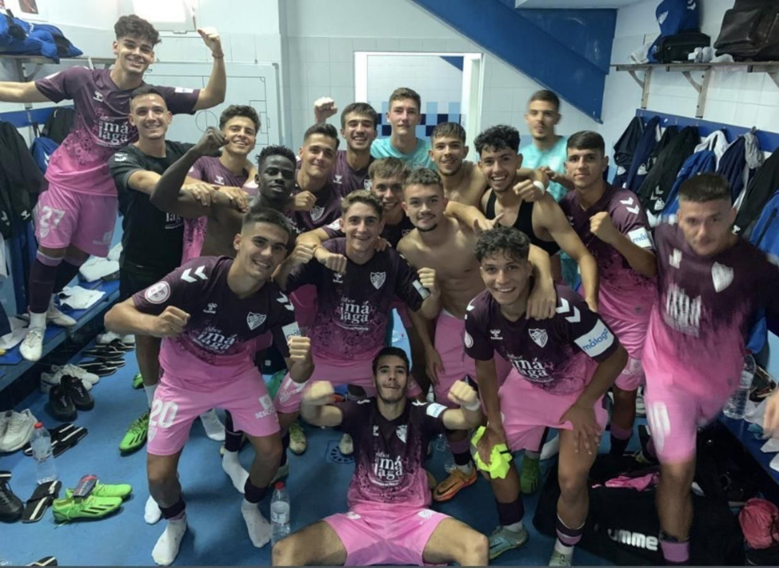 El Atlético Malagueño celebra.