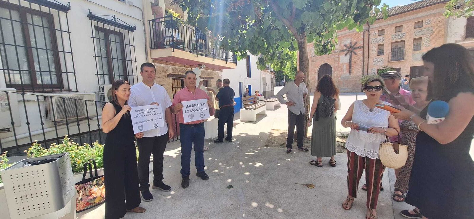 Los vecinos de Monachil se manifiestan