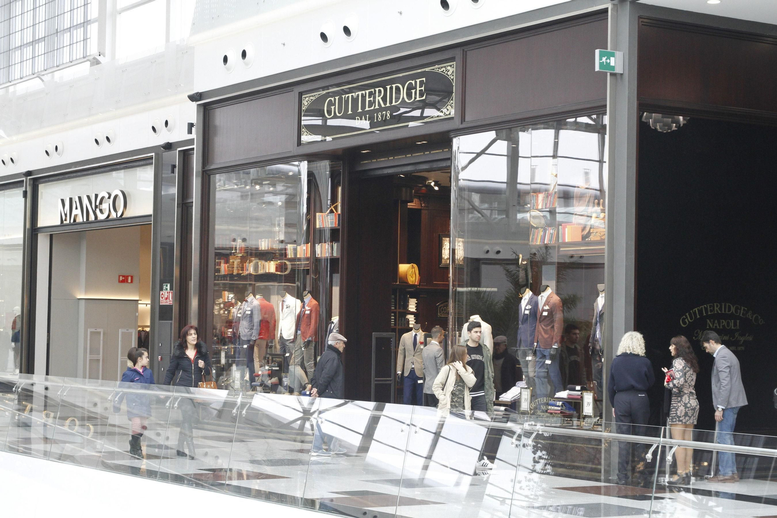 La tienda sita en el centro comercial Nevada.