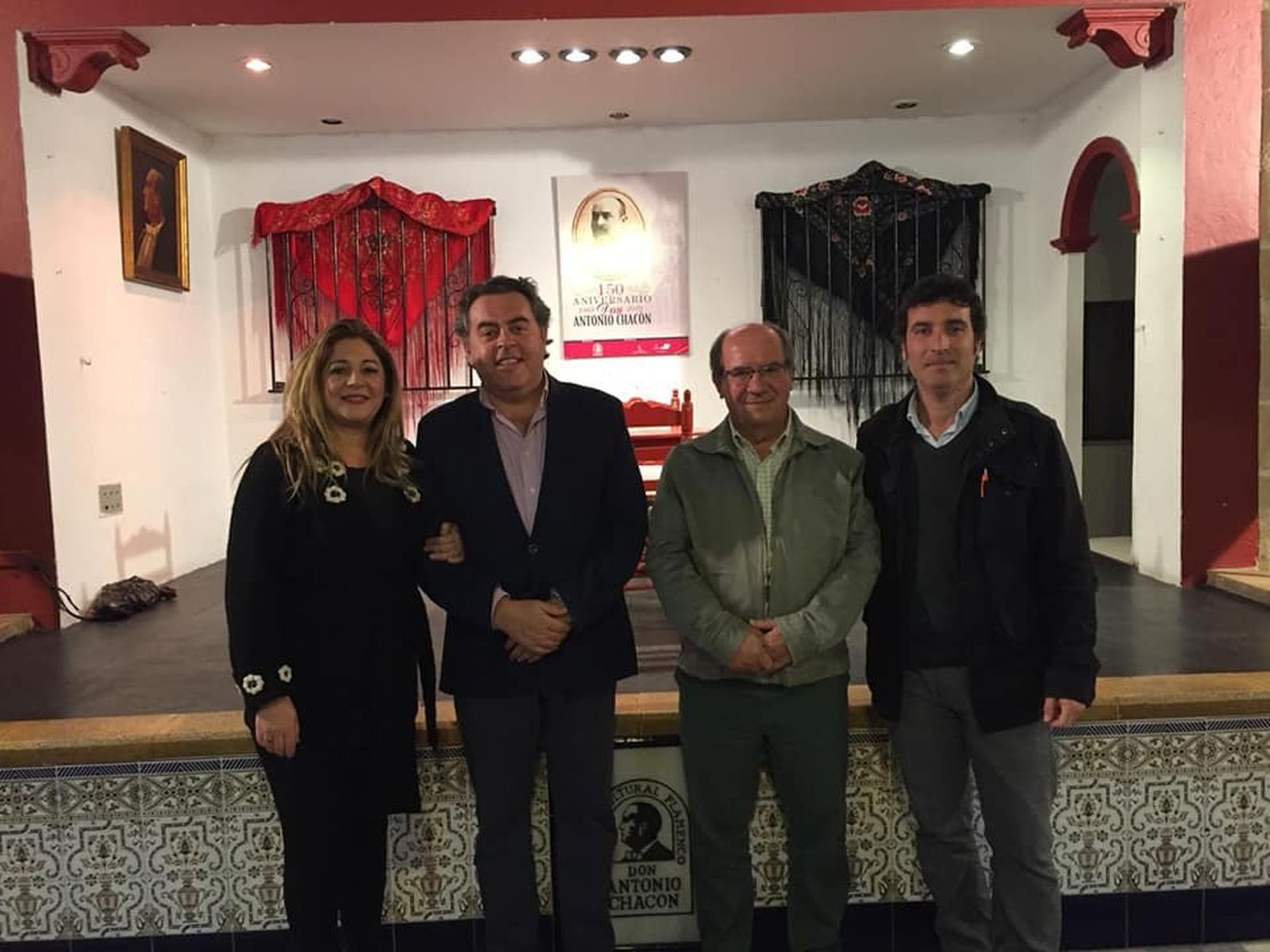 Encuentro de Ciudadanos con representación de las peñas flamencas.