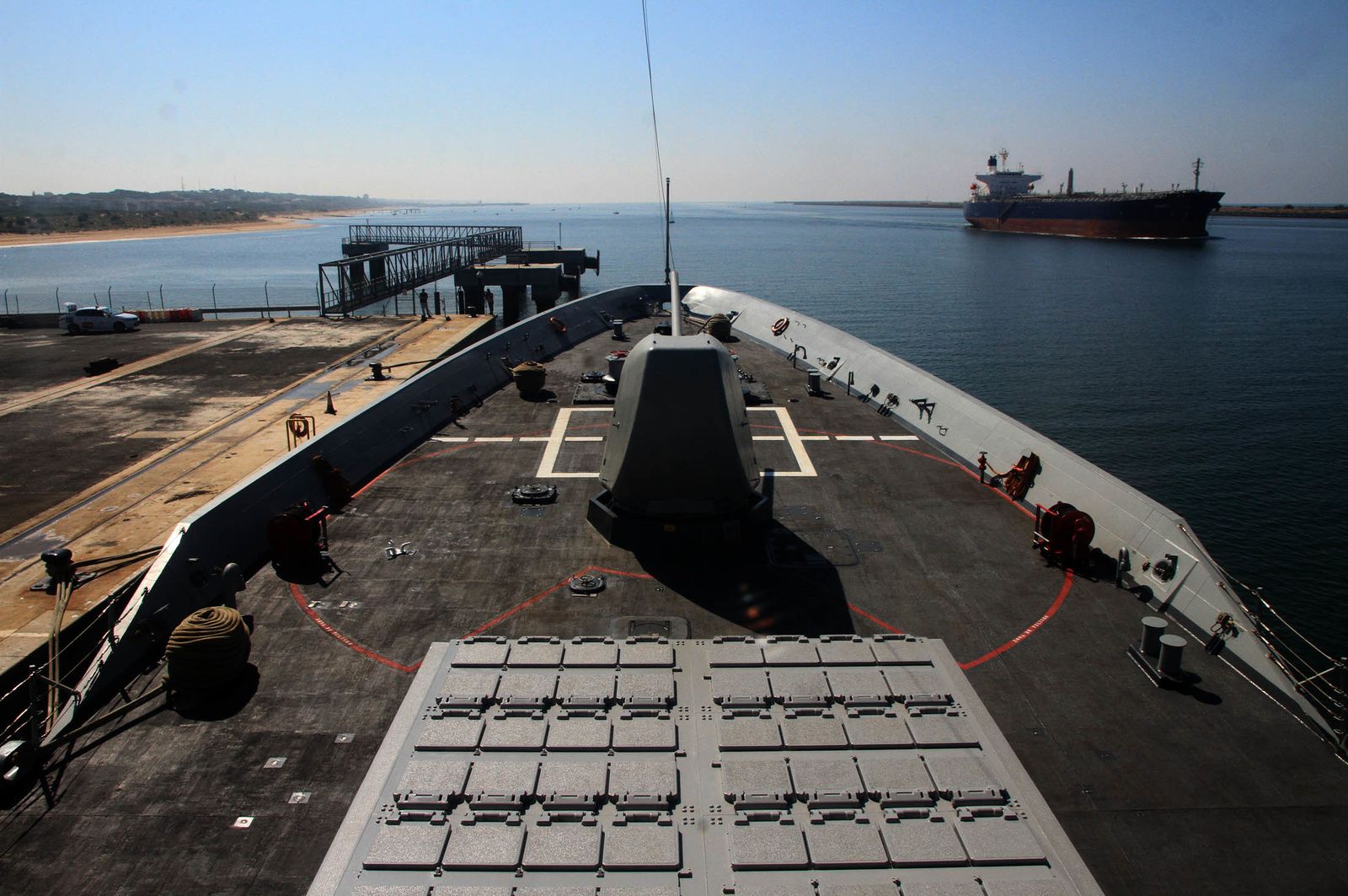 Imágenes de la Fragata Cristóbal Colón F-105