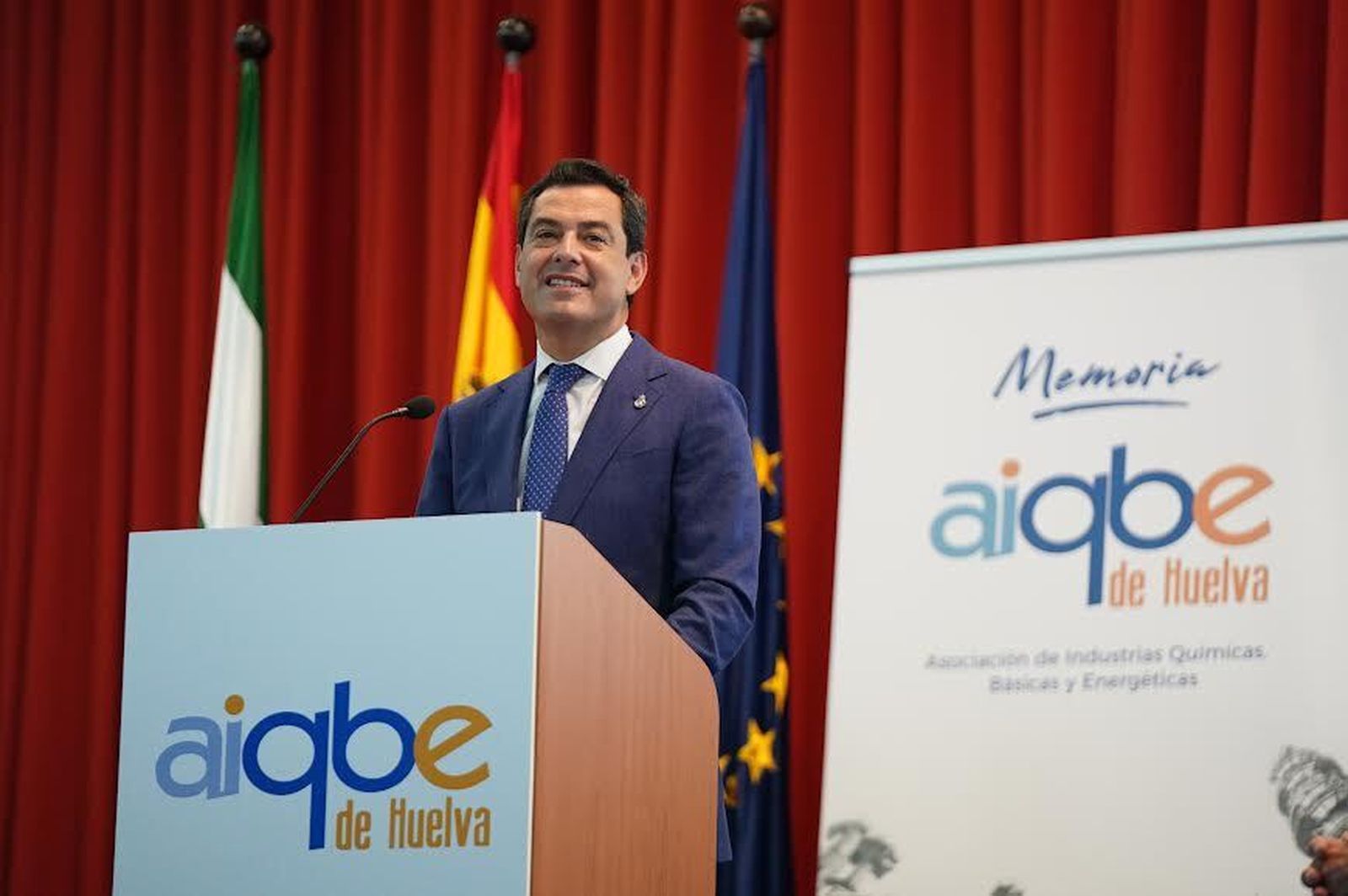 Juanma Moreno durante su intervención en la presentación de la memoria Aiqbe