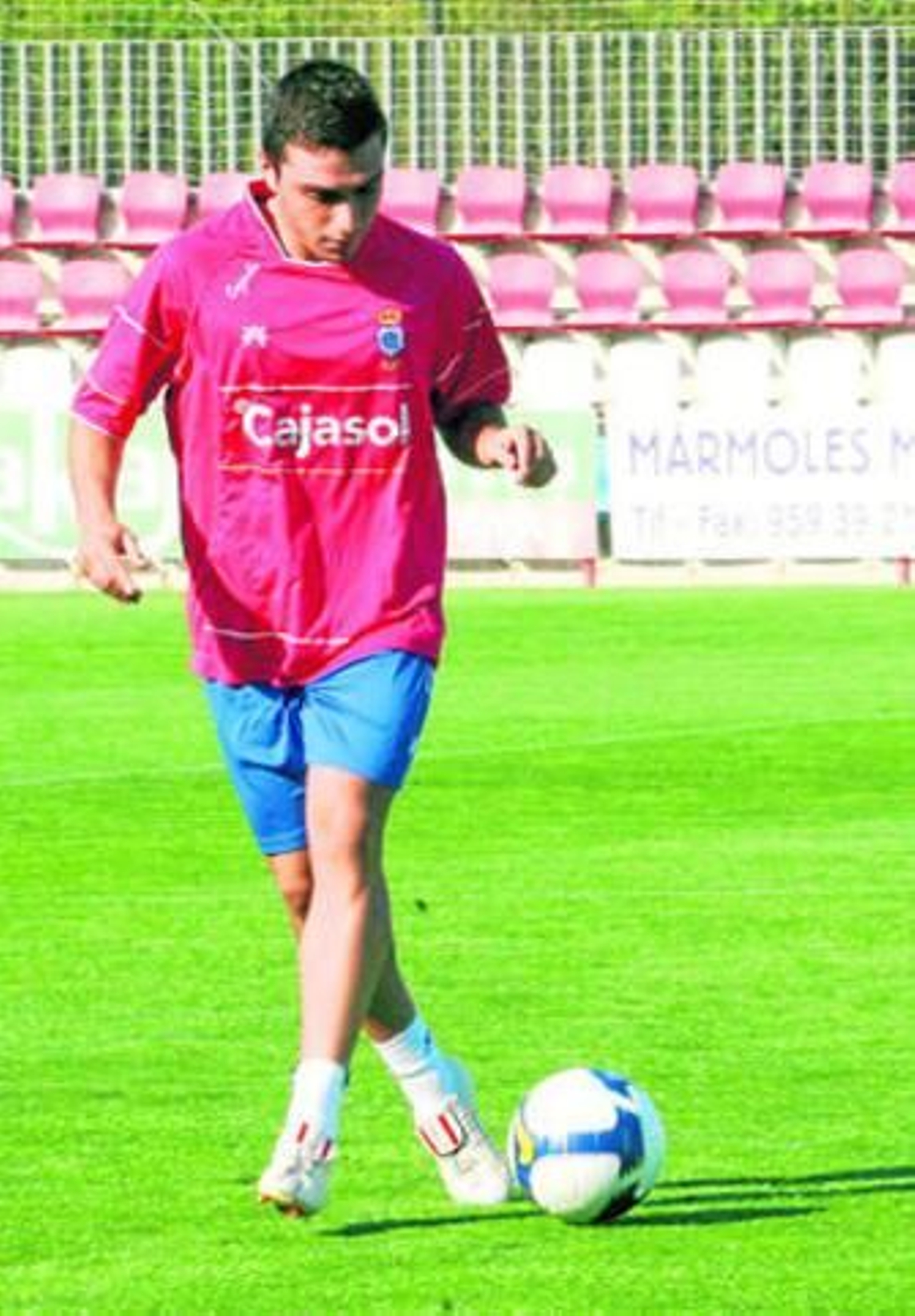 Adrián Colunga, en un entrenamiento con el Recreativo de Huelva.