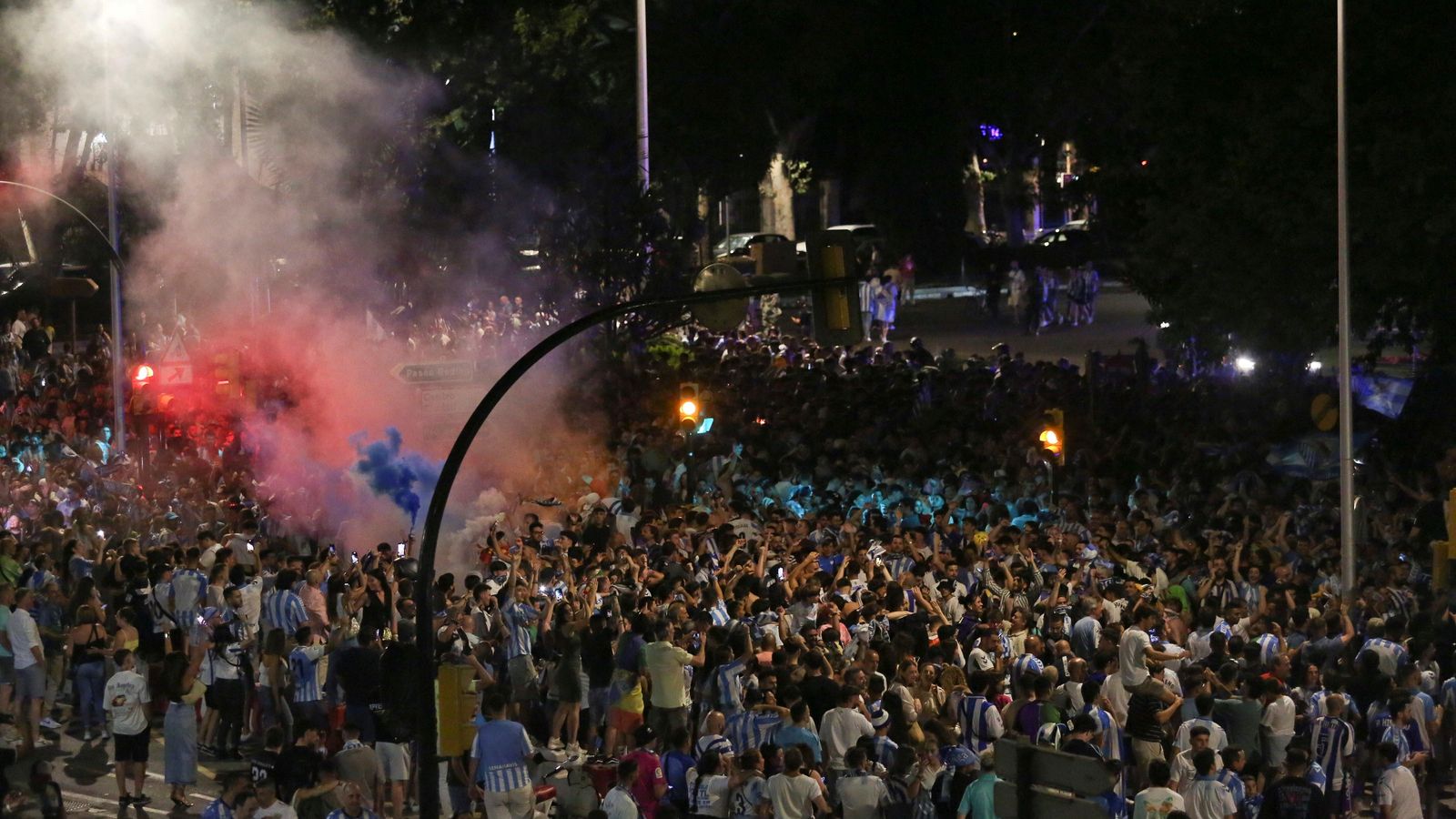 La madrugada interminable con la que Málaga celebró el ascenso