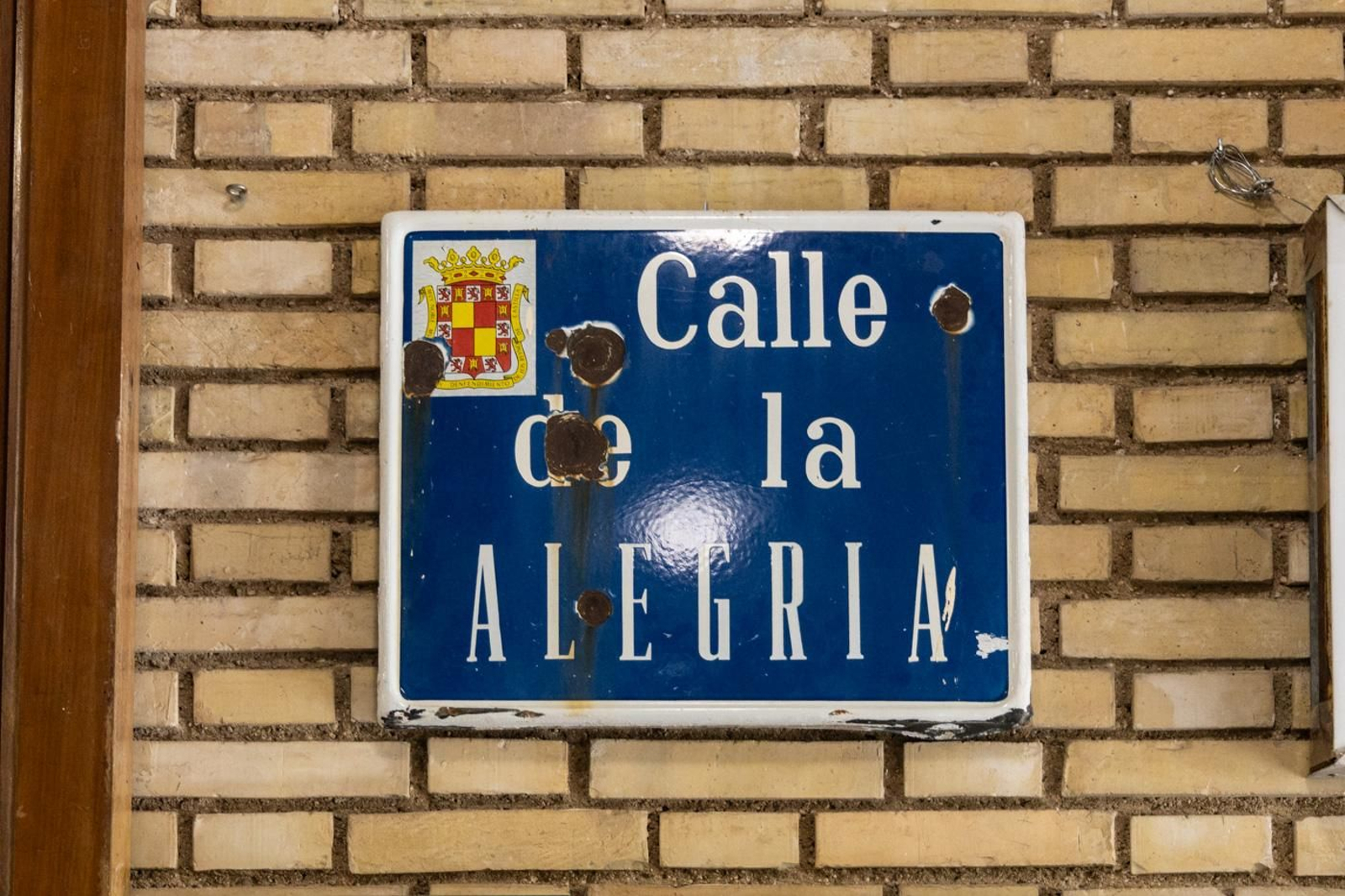 Los letreros más míticos de Jaén se rescatan y exhiben en la exposición Rótulos Chuléricos'