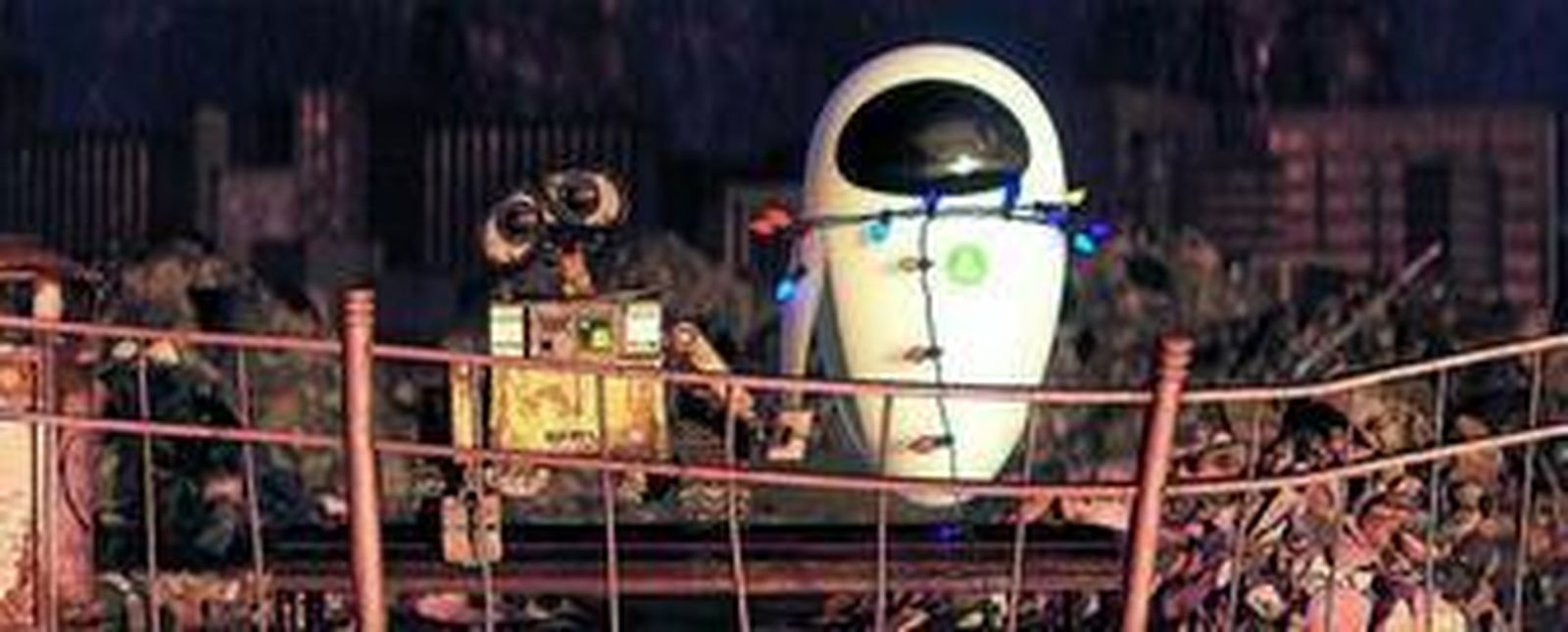Uno de los fotogramas de la película 'WALL-E, batallón de limpieza', que se estrena hoy en los cines.