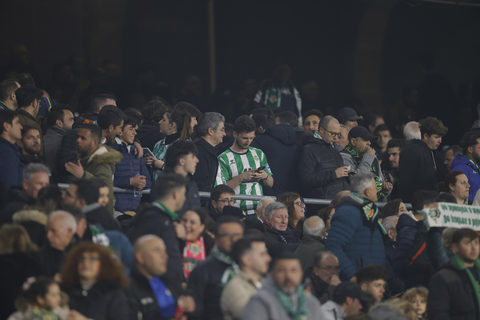 Búscate en las fotos del Betis-Celta