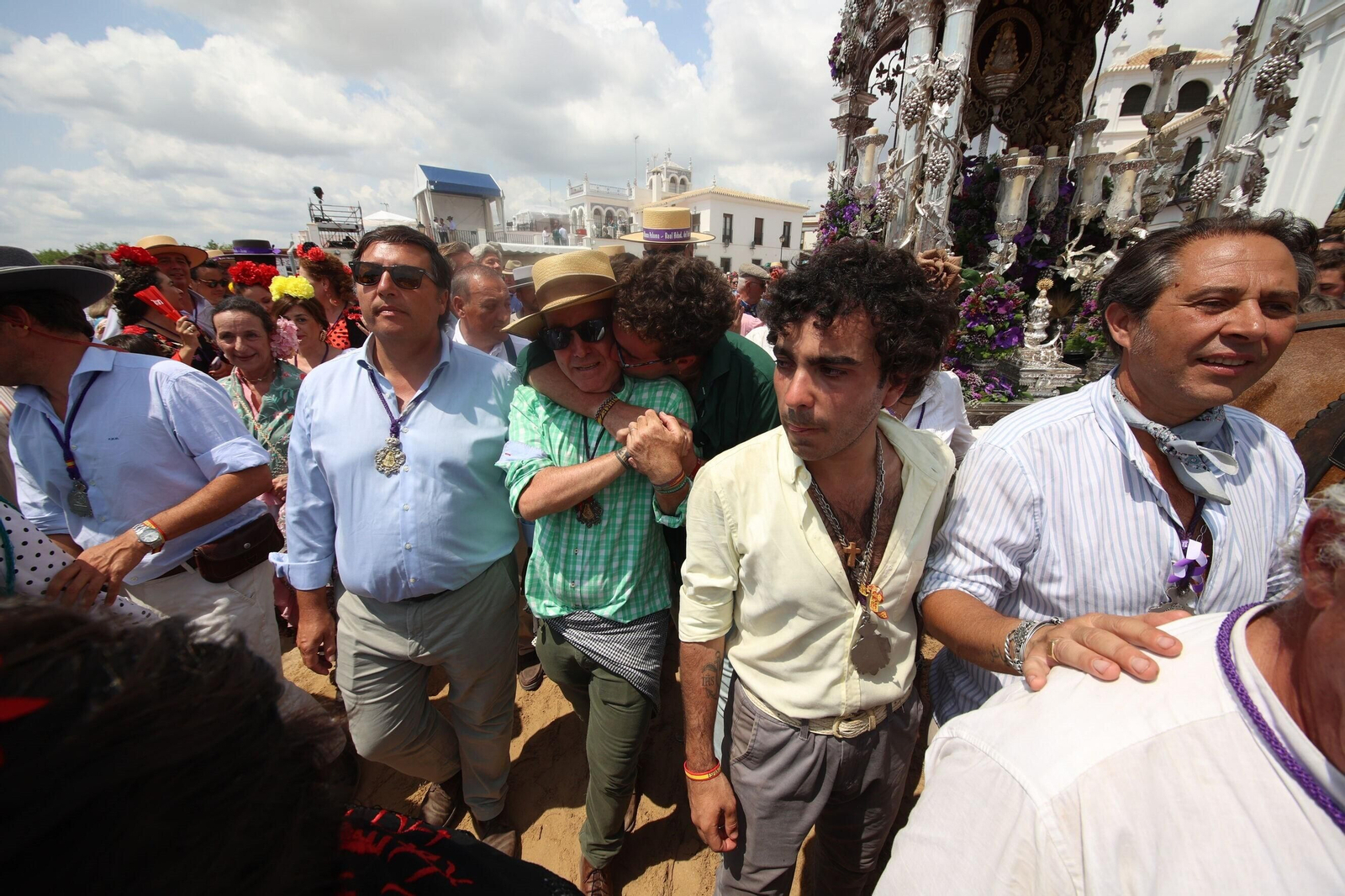 La Hermandad del Rocío de Jerez se presenta ante la Virgen