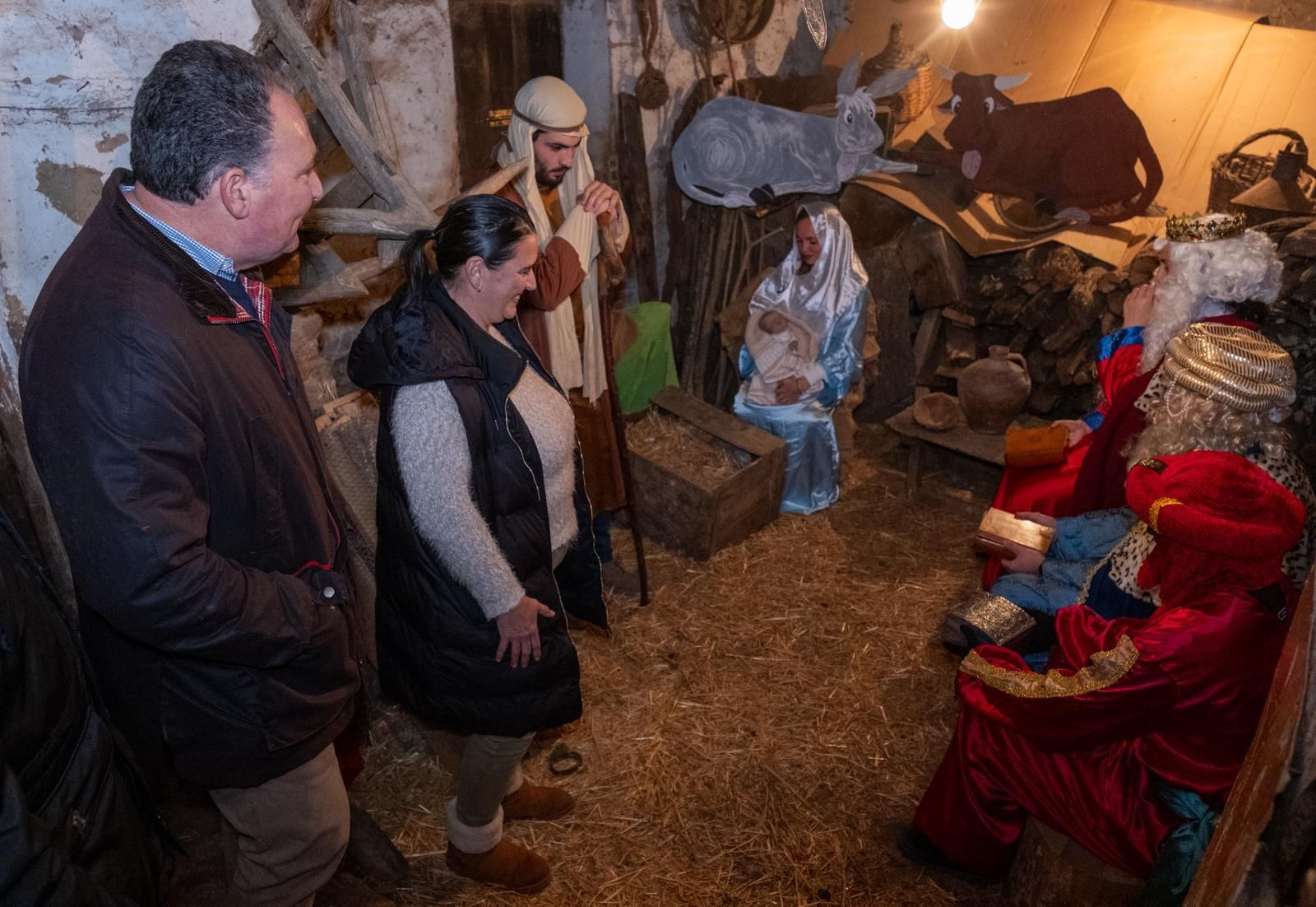 David Toscano, recorriendo los municipios de la Sierra de Huelva.