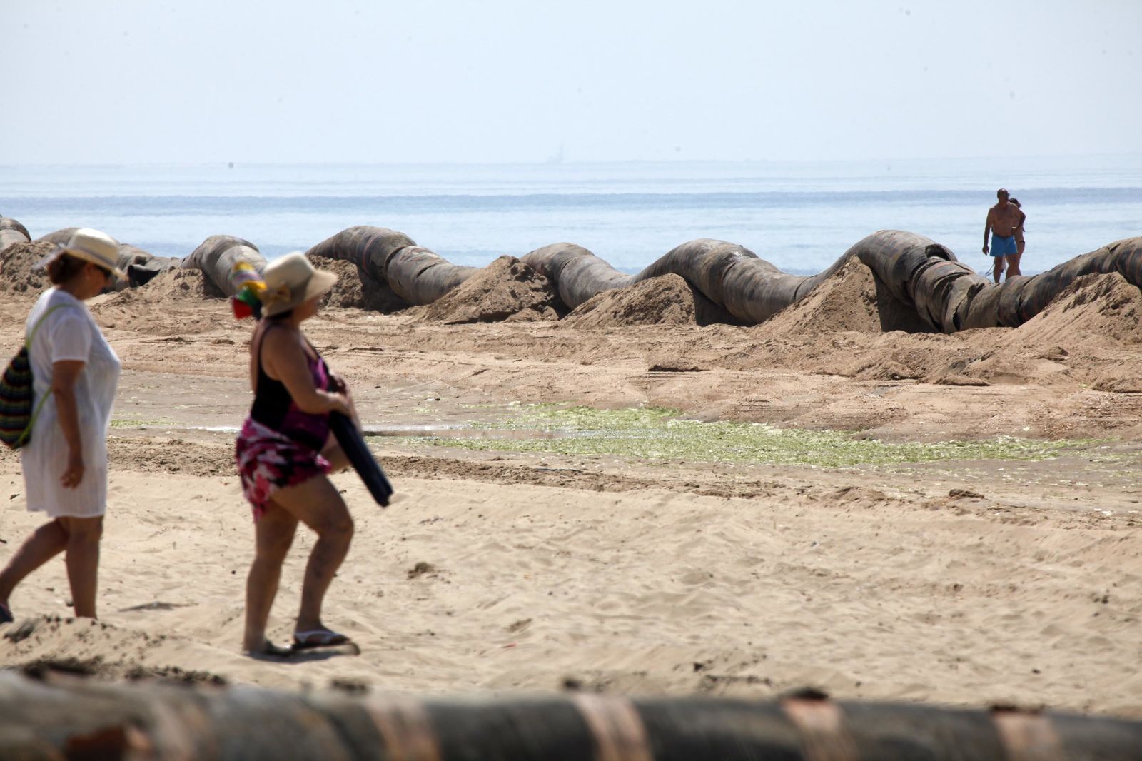 Las imágenes de la recuperación de la playa de La Antilla